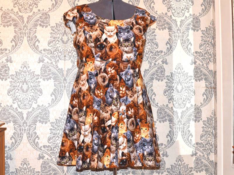4 X Sofort Lieferbar Voller Katzen Cap Sleeve Vollkreis Rock A-Linie Kleid von HellfireCatDesigns