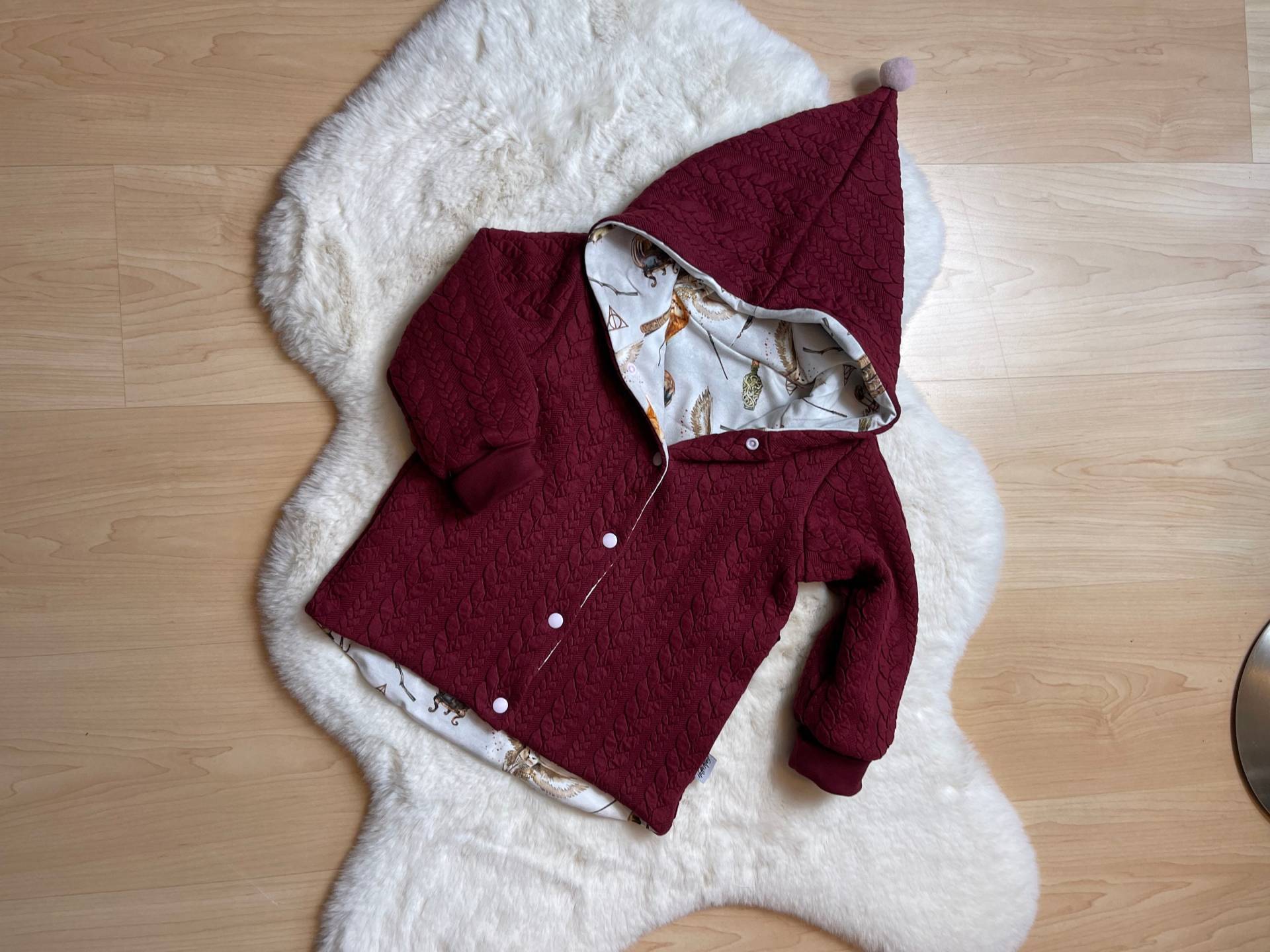 Zopfstrickjacke Bordeaux/Silbergrau von HelliMaus