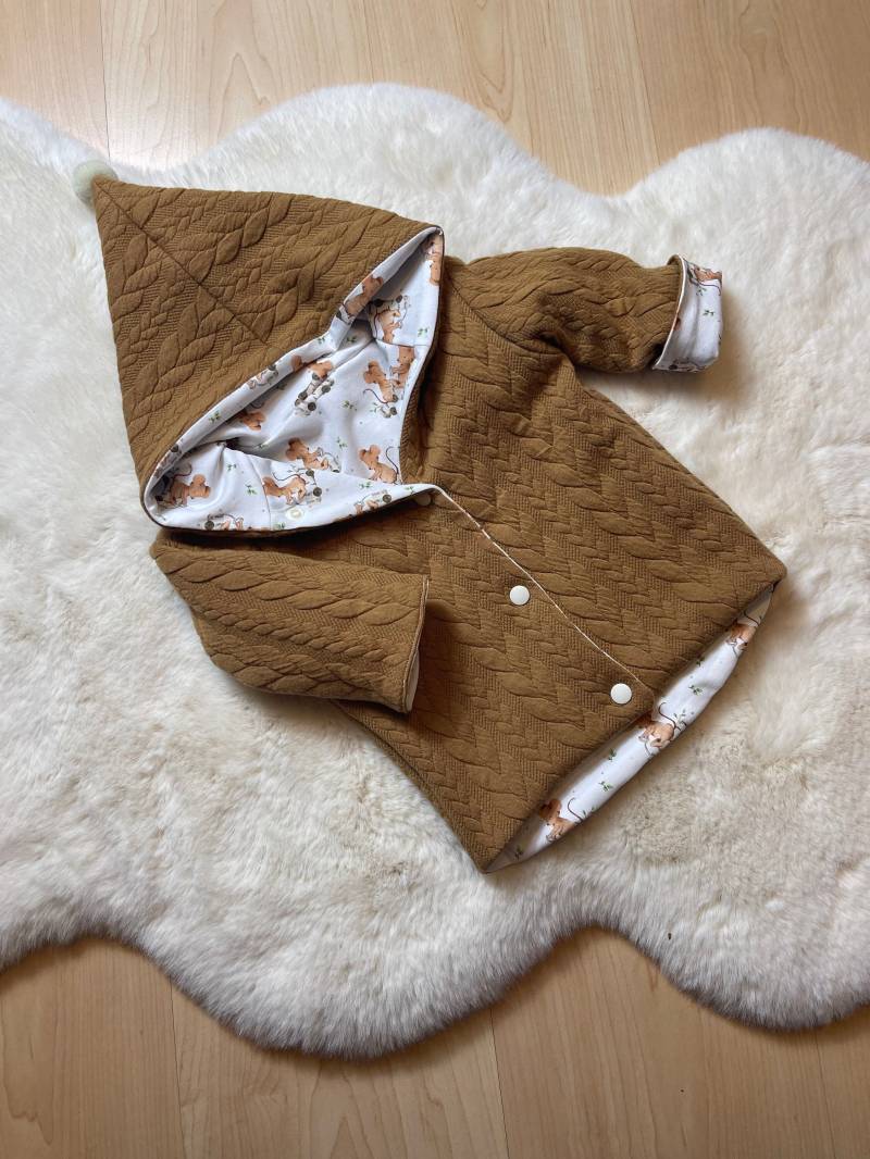 Zopfstrickjacke Camel/Little Mouse | Mit Bündchen von HelliMaus