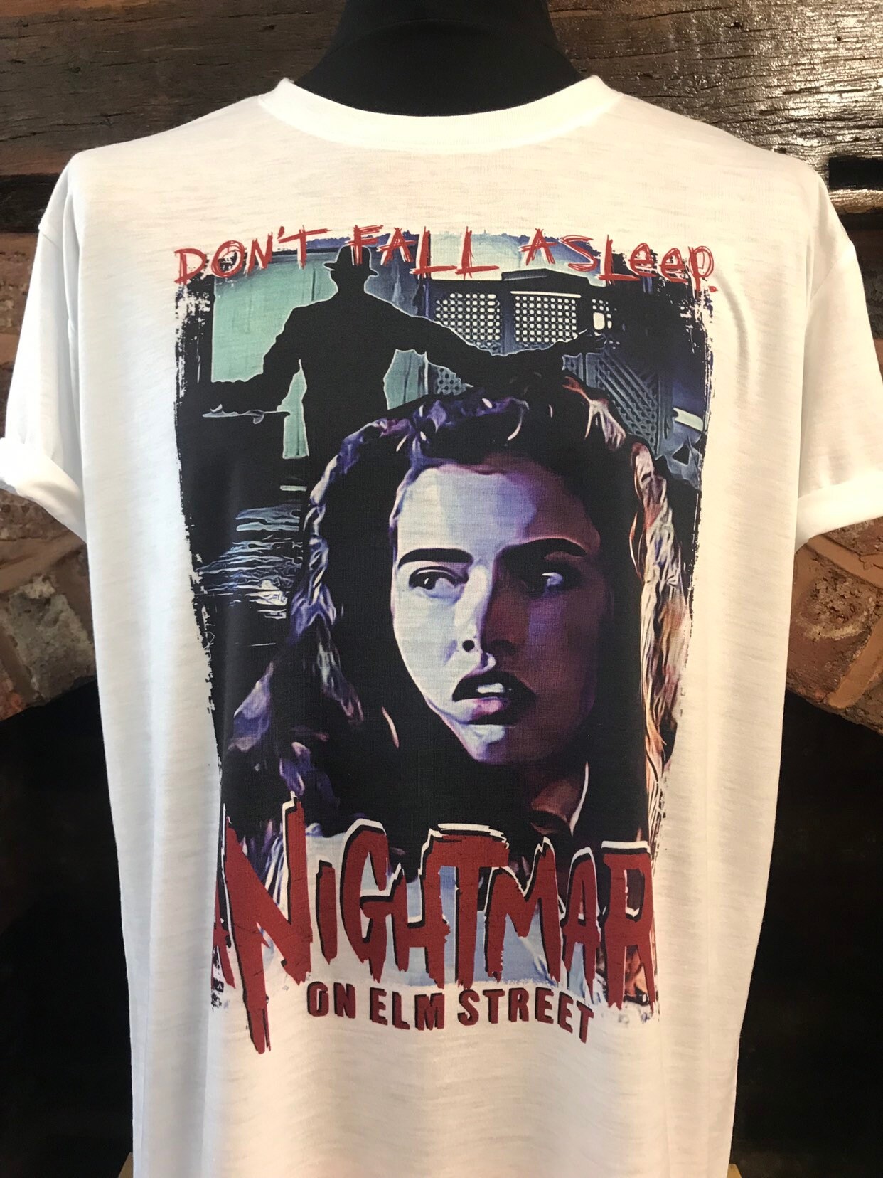 A Nightmare On Elm Street - Weißes T-Shirt. Nancy Thomspon. Heide Langenkamp. Freddy Krueger. Herren & Damen Alle Größen von Hellmouth