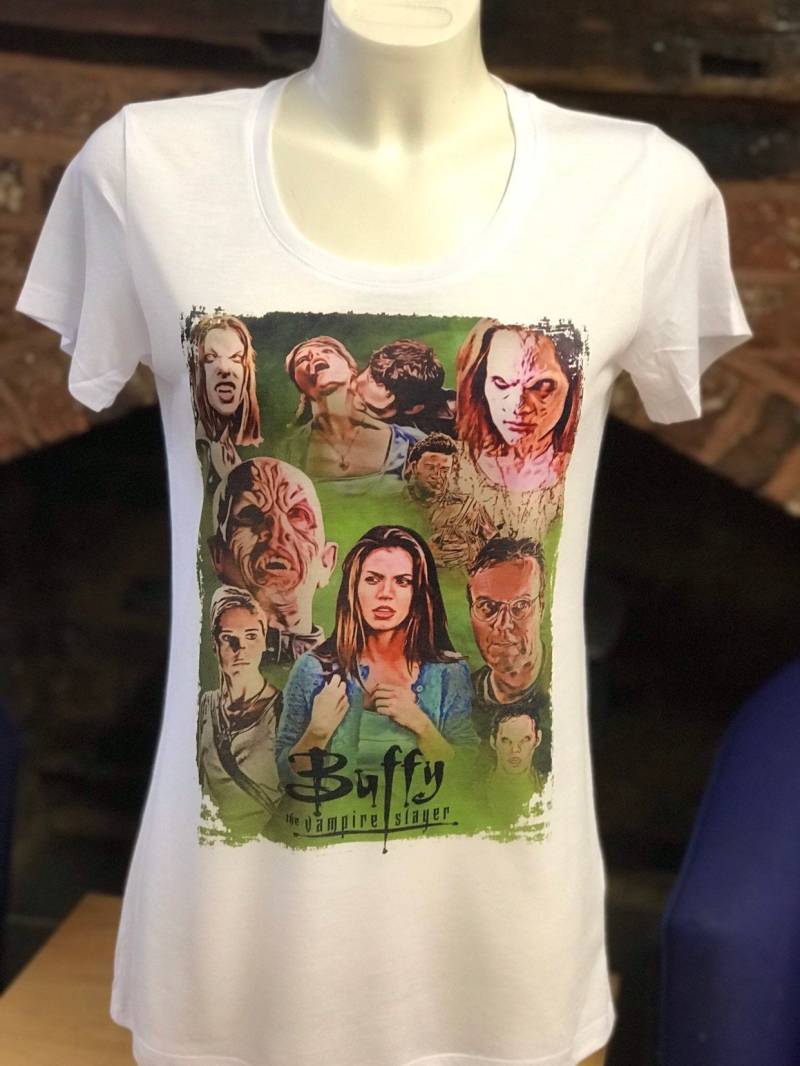 Buffy The Vampire Slayer - Staffel 3, The Wish. Weißes T-Shirt Herren & Damen Alle Größen. Cordelia, Giles, Anya, Willow von Hellmouth