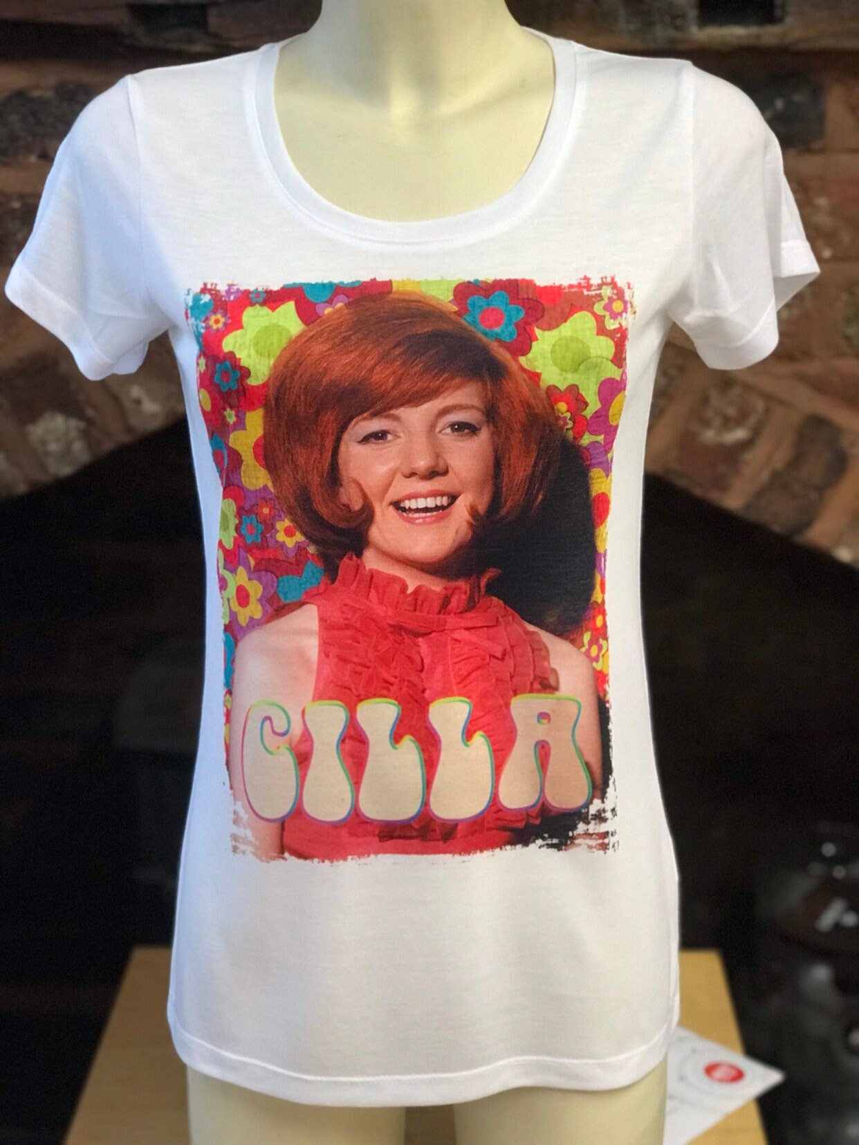 Cilla Schwarzes T Shirt - Weiß. Retro 60Er Jahre. Herren & Damen Alle Größen von Hellmouth