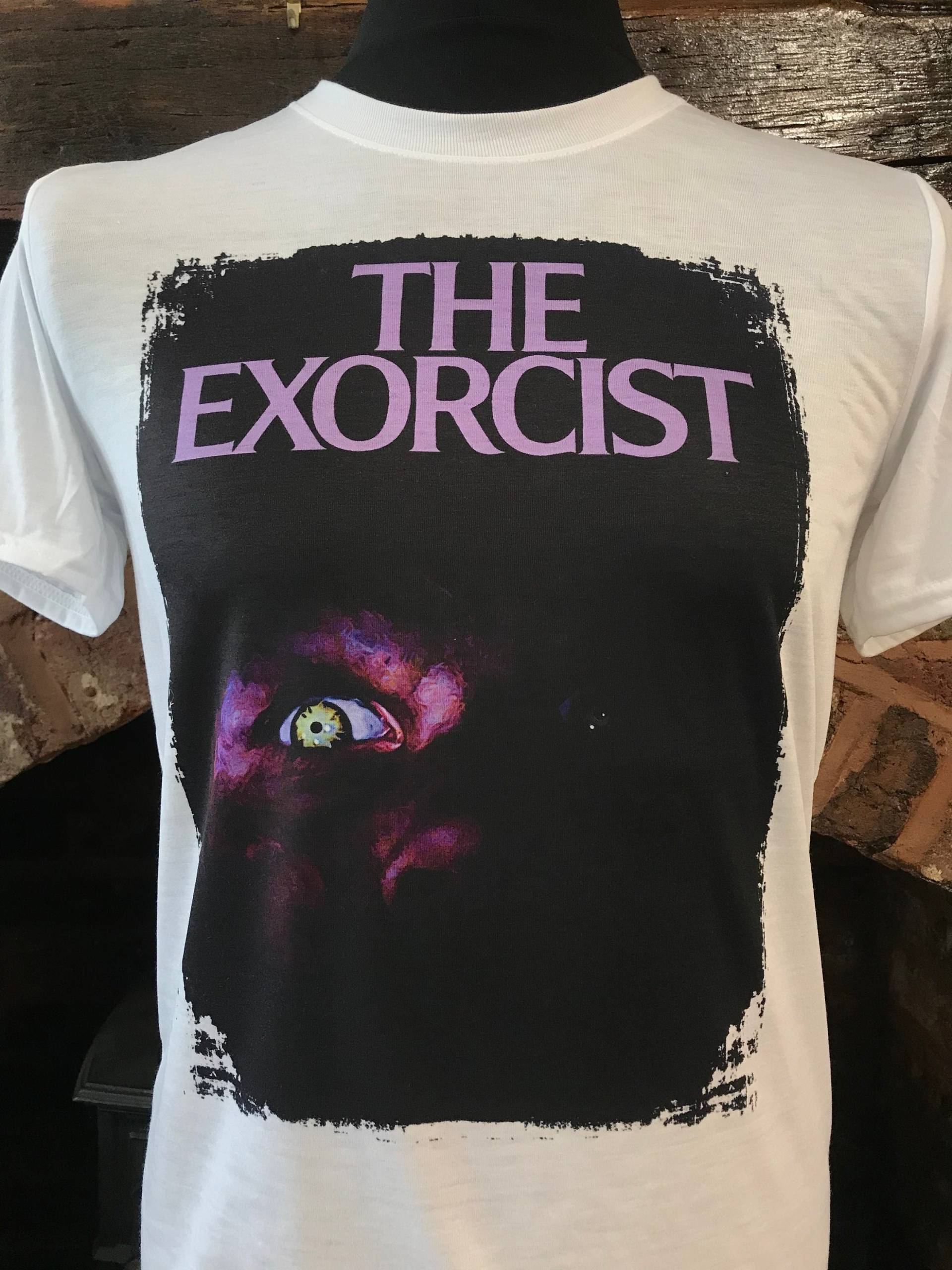 Der Exorzist - Weißes T-Shirt. Regan Macneil, Linda Blair. Herren & Damen Alle Größen. Grauen von Hellmouth
