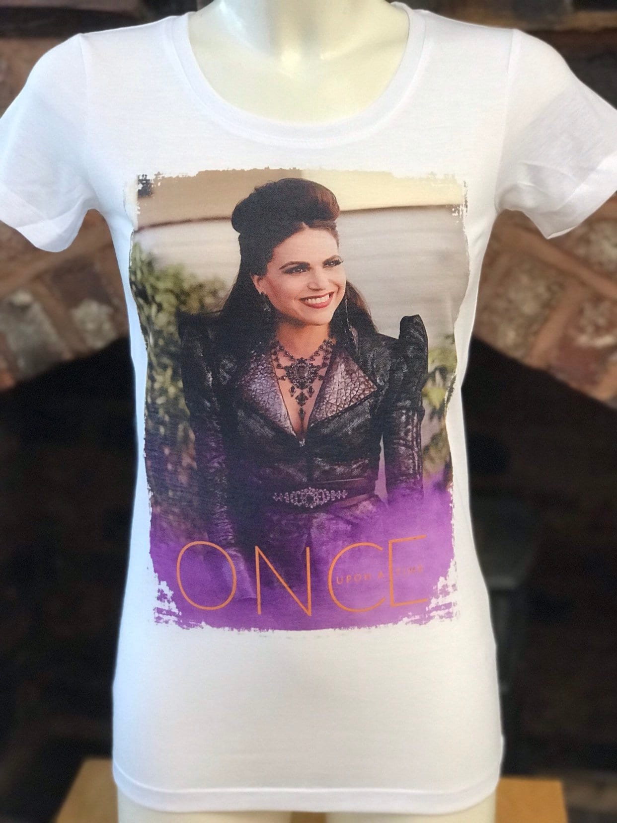 Regina - Evil Queen Es War Einmal Weißes T-Shirt. Herren & Damen Alle Größen von Hellmouth