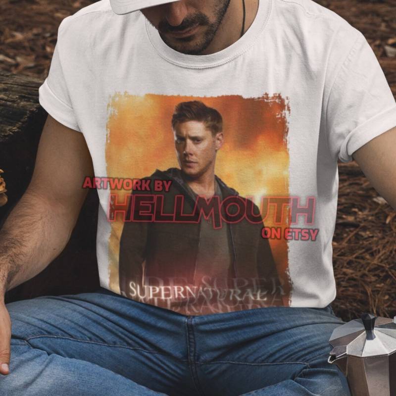 Supernatural - Weißes T-Shirt. Dean Winchester. Herren & Damen Alle Größen von Hellmouth