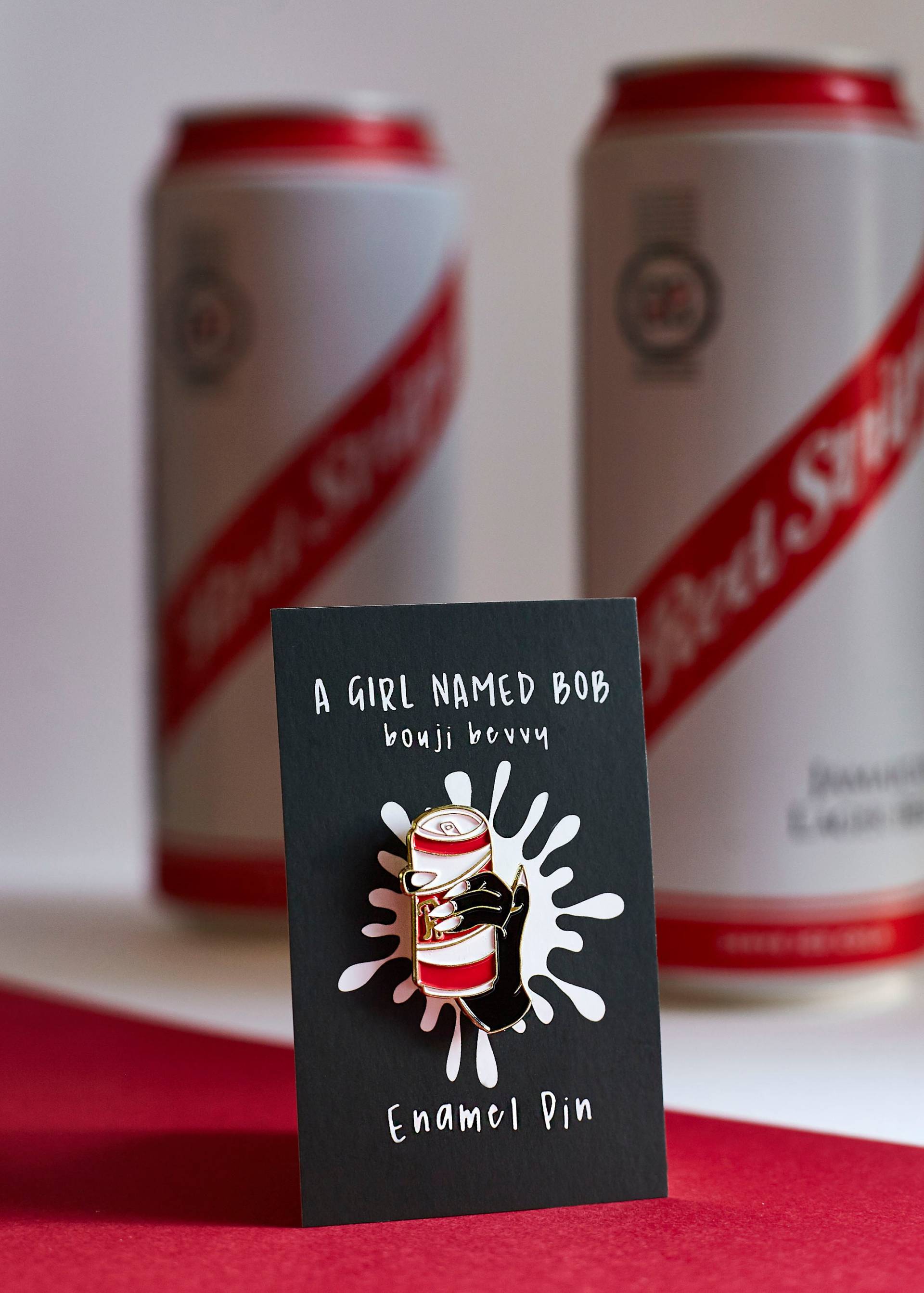 Bouji Bevvy Bierdose Emaille Pin Badge Bouji Bevvy Bierdose Emaille Pin Badge von HelloAGirlNamedBob