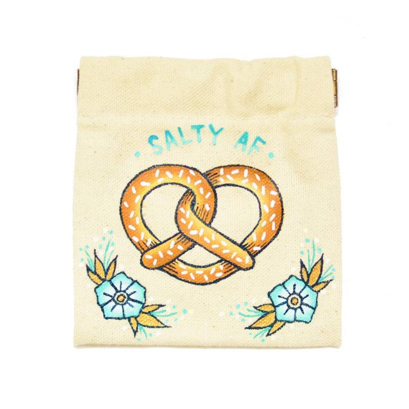 Hand Bemalt Münzfach/Brezel Hand Bemalt Münzfach/Brezel von HelloAndGoodbyeCraft