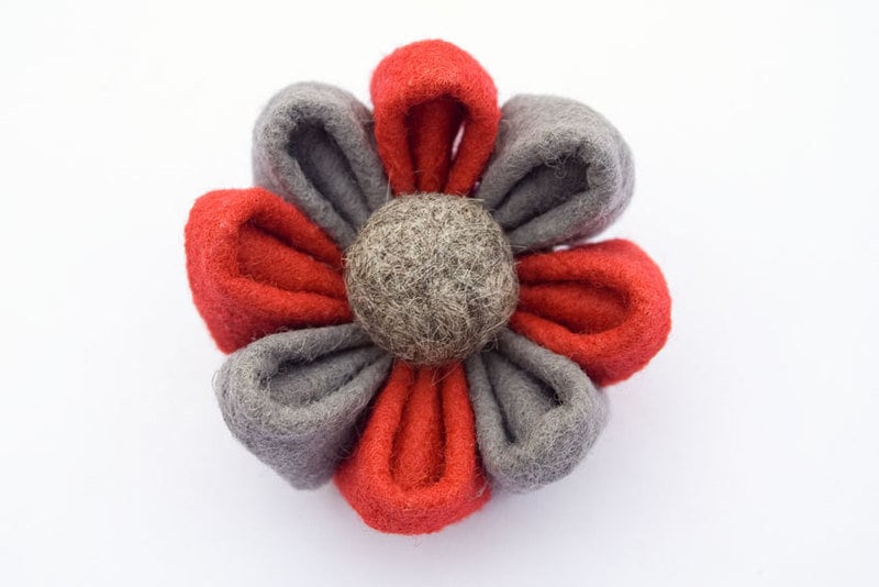 Brosche Filzblume Handarbeit Brosche Filzblume Handarbeit von HelloLittleHandmade