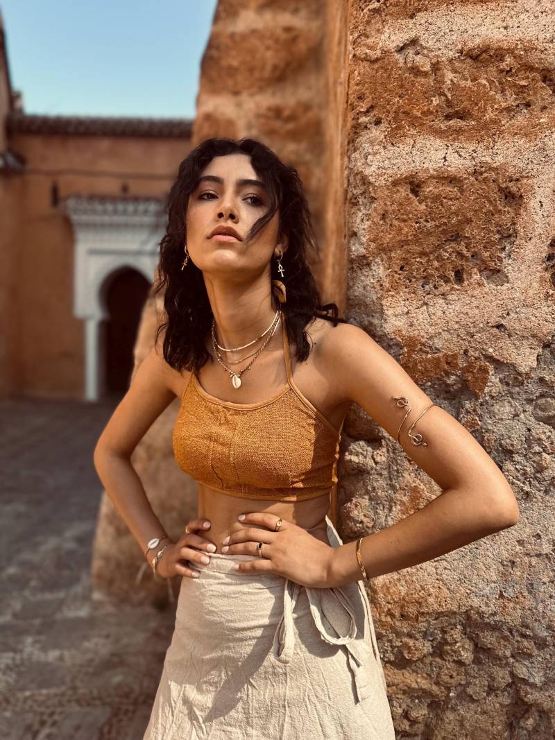 Natürliches Rohes Texturiertes Baumwoll-Neckholder-Crop-Top, Handgefertigtes Gestricktes Boho-Sommer-Shirt, Umweltfreundliche Boho-Kleidung Für von HelloMoonstone