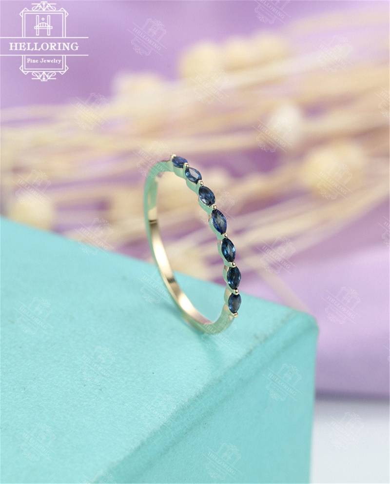 Saphir Ehering Marquise Ring 7 Steine Vintage Frauen Stacking Halbe Ewigkeit Passender Braut Jahrestag Birthstone Versprechensring von HelloRing