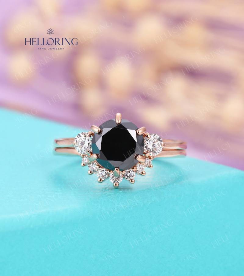 Vintage Schwarzer Saphir Verlobungsring Set Art Deco Moissanit Gebogener Ehering Roségold Einzigartiger Brautversprechen Jahrestag Ring von HelloRing