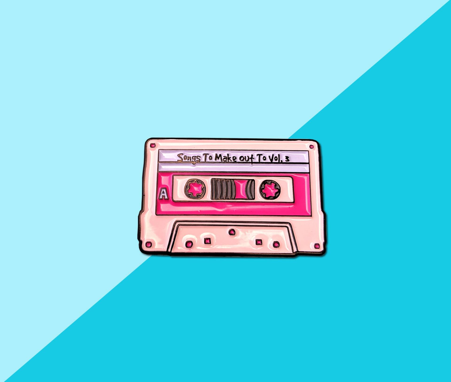 Retro Kassette Tape Make Out Mixtape Musik Emaille Anstecknadel von HelloSailorTees