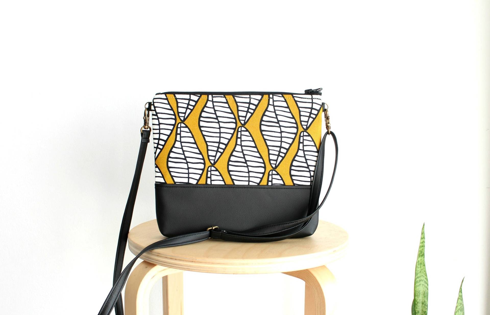 Vegan Leder Umhängetasche Geldbörse Jeden Tag Geschenk Für Sie von HelloVioleta