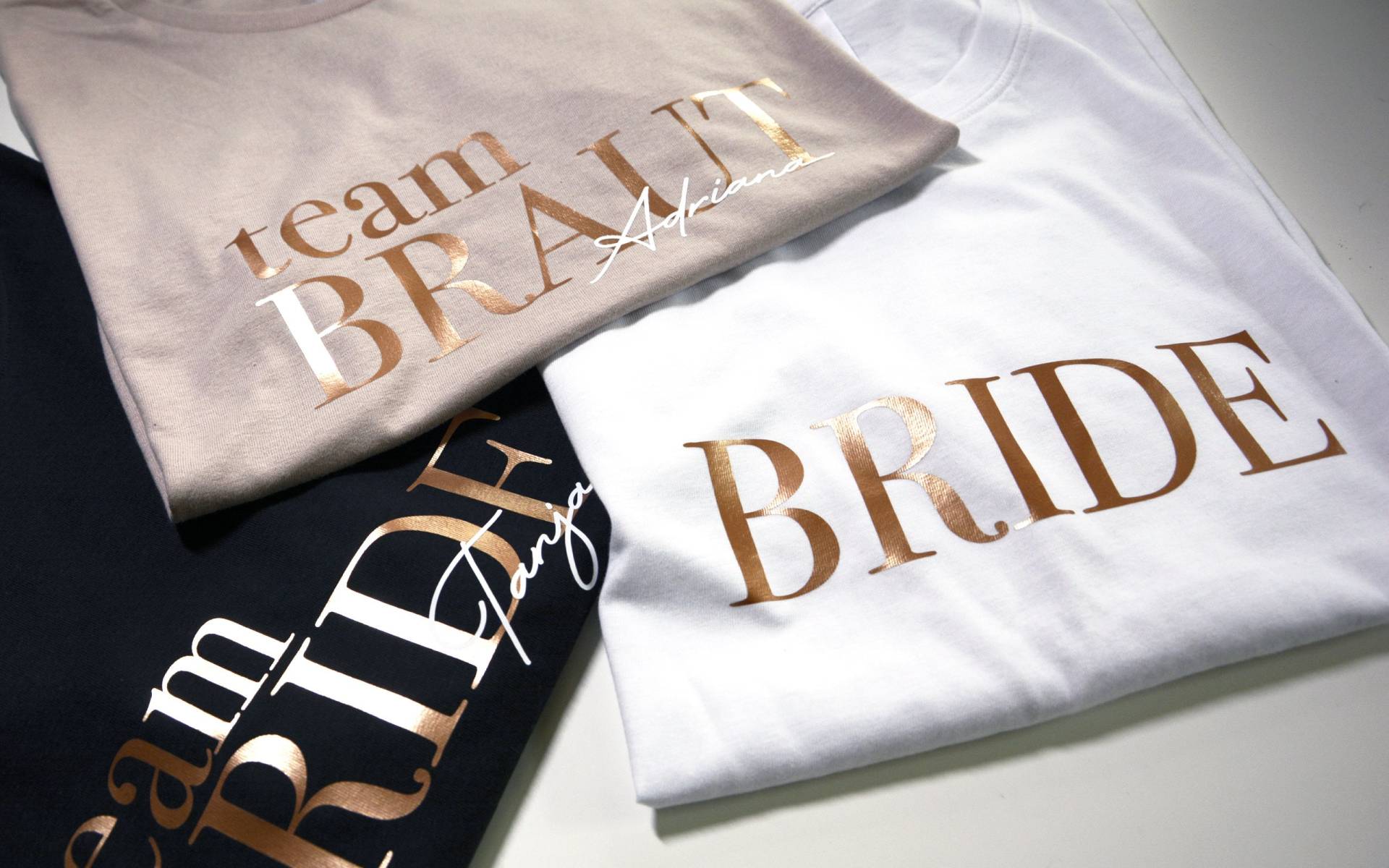 Bio Baumwolle T-Shirt Jga Bride & Team Mit Namen Personalisiert Bio Baumwolle T-Shirt Jga Bride & Team Mit Namen Personalisiert von Hellodesignmeshop