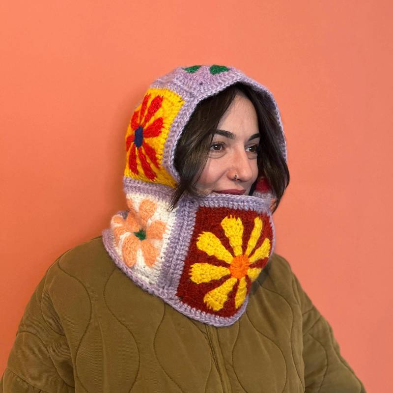 Gehäkelte Mohair Balaclava Handgefertigte Lila Blümchen Kapuze von HellooCrafts