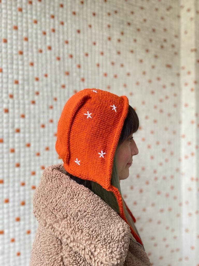 Handgestrickte Orange Tie Bonnet Warme Boho Wintermütze Handgestrickte Orange Tie Bonnet Warme Boho Wintermütze von HellooCrafts