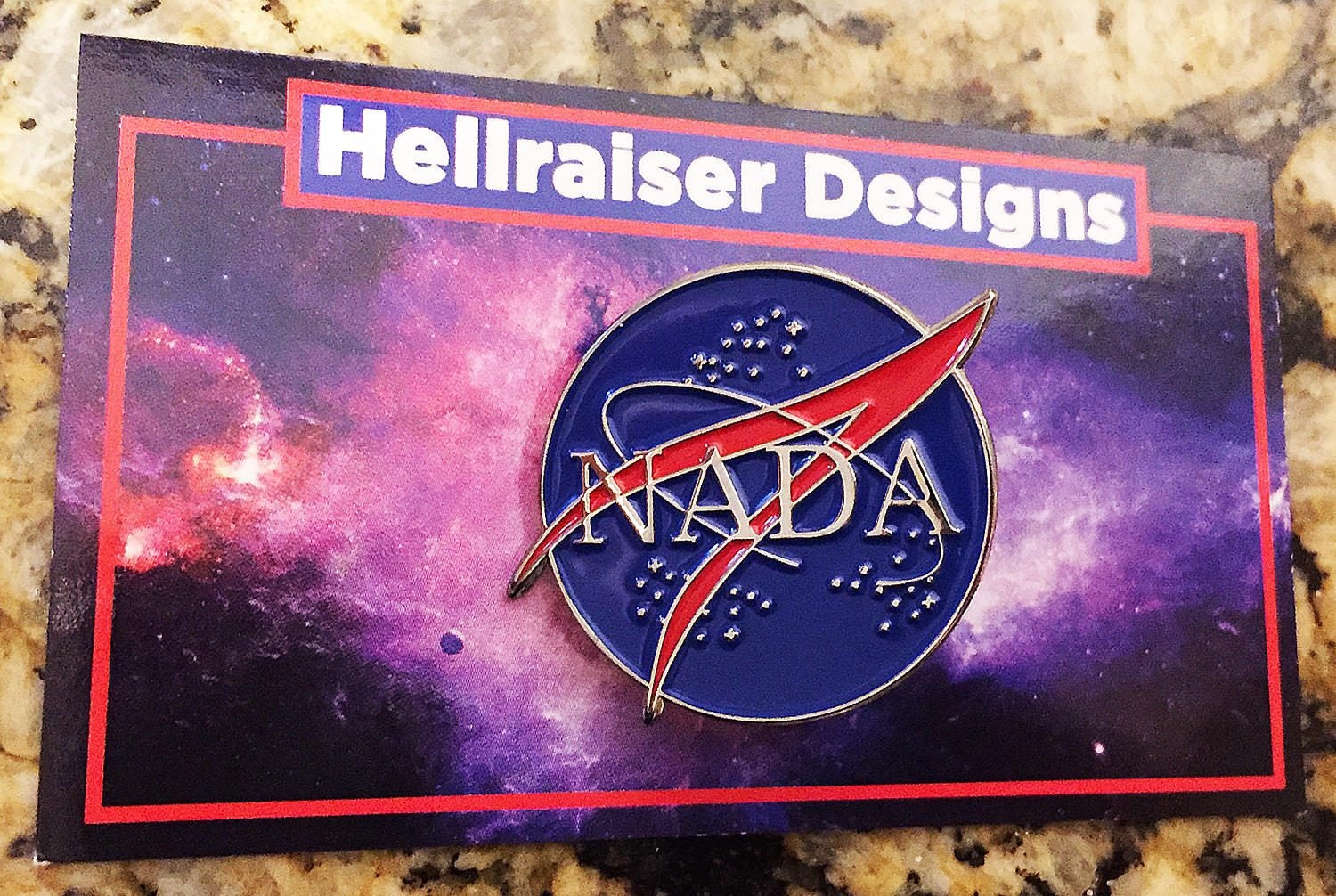 Nada Emaille Pin Limitierte Black Nickel Anstecknadel Nada Emaille Pin Limitierte Black Nickel Anstecknadel von HellraiserDesigns
