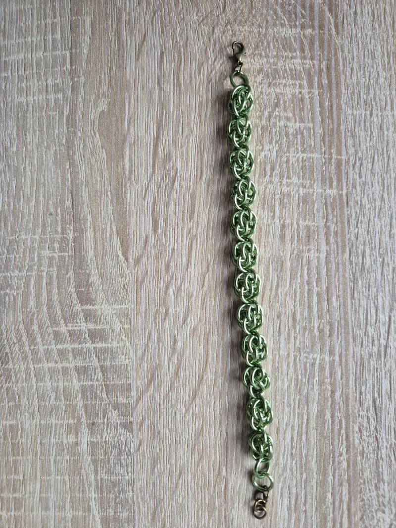 Armband Grün, Handgefertigt in Deutschland Mit Chain Maille Technik Armband Grün, Handgefertigt in Deutschland Mit Chain Maille Technik von HelveteMaille