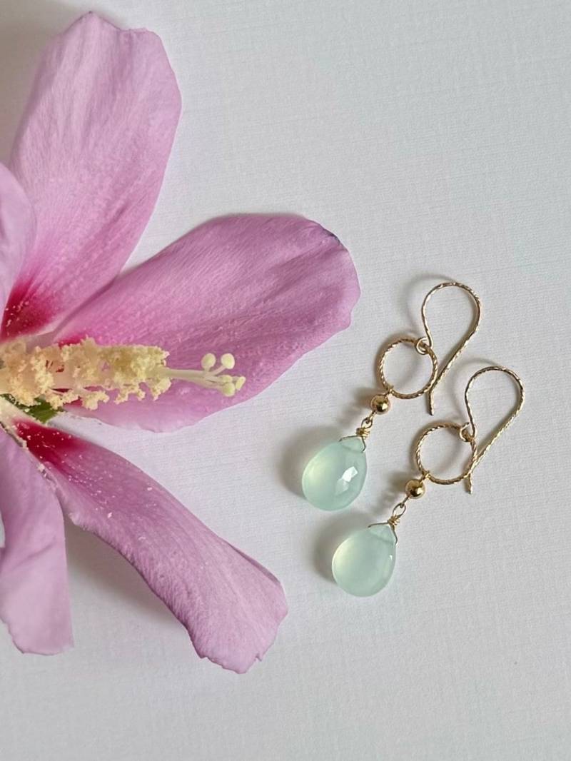 Meerschaum Chalcedon Ohrringe Handgemachter Gold Filled Edelstein Brautschmuck Meerschaum Chalcedon Ohrringe Handgemachter Gold Filled Edelstein Brautschmuck von HemmingwaysShoppe