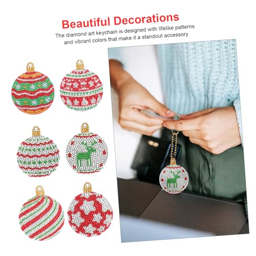 Hemobllo Weihnachtlicher Diamond Art Schlüsselanhänger Handgefertigter Acryl Schmuck Tragbarer Anhänger mit Detailreichen Mustern Multifunktional für Schlüssel Taschen und Weihnachtsdeko von Hemobllo