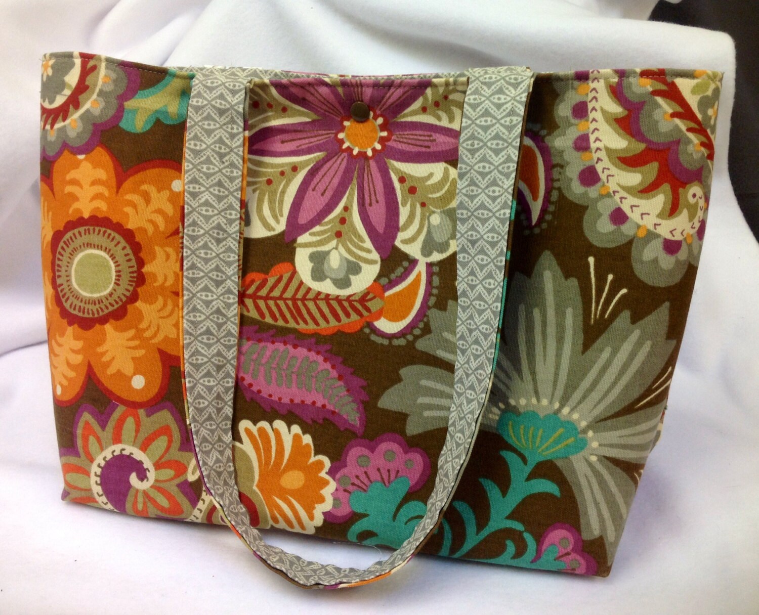 Große Tragetasche Mit Blumenmuster Outdoor-stoff, Top Snap Große Tragetasche Mit Blumenmuster Outdoor-stoff, Top Snap von HenHouseMarketPlace