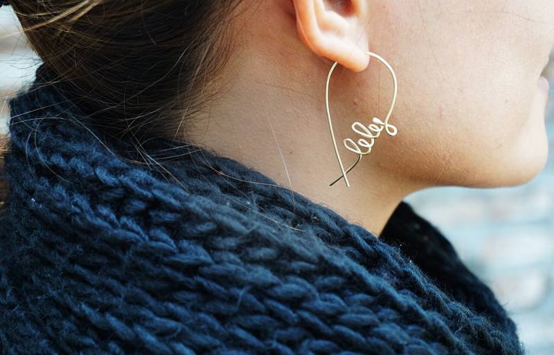 Name Creolen Ohrringe, Benutzerdefinierte Brautjungfern Fisch Offene Ohrring, Rose Gold Personalisierte Geschenke von Henju