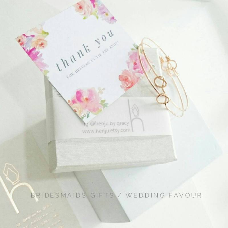 Tie The Knot Armbänder/Brautjungfern Geschenke Hochzeitsbevorzugung Gold Knoten Liebesknoten Armband von Henju
