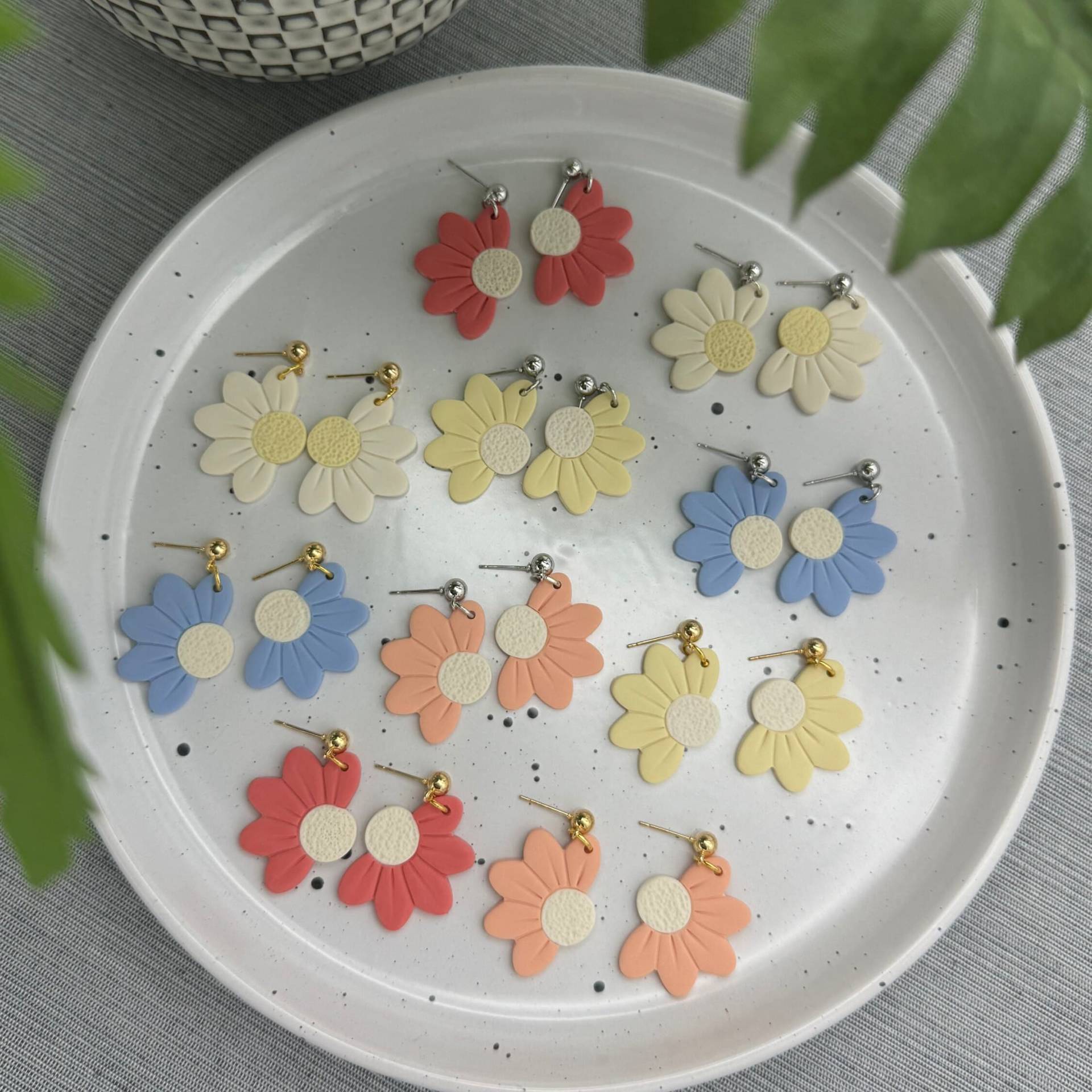 Blumen Ohrringe Aus Polymer Clay Leichte Spaß Schmuck von HenliHandmadeCo