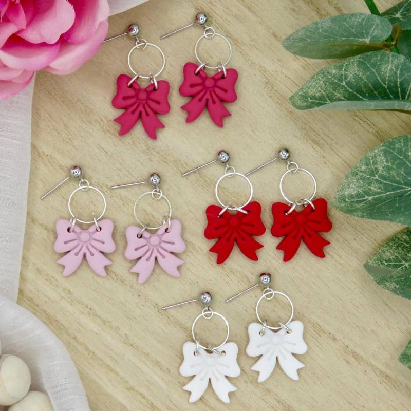 Handgemachte Schleife Ohrringe Polymer Clay, Edelstahl Ohrstecker von HenliHandmadeCo