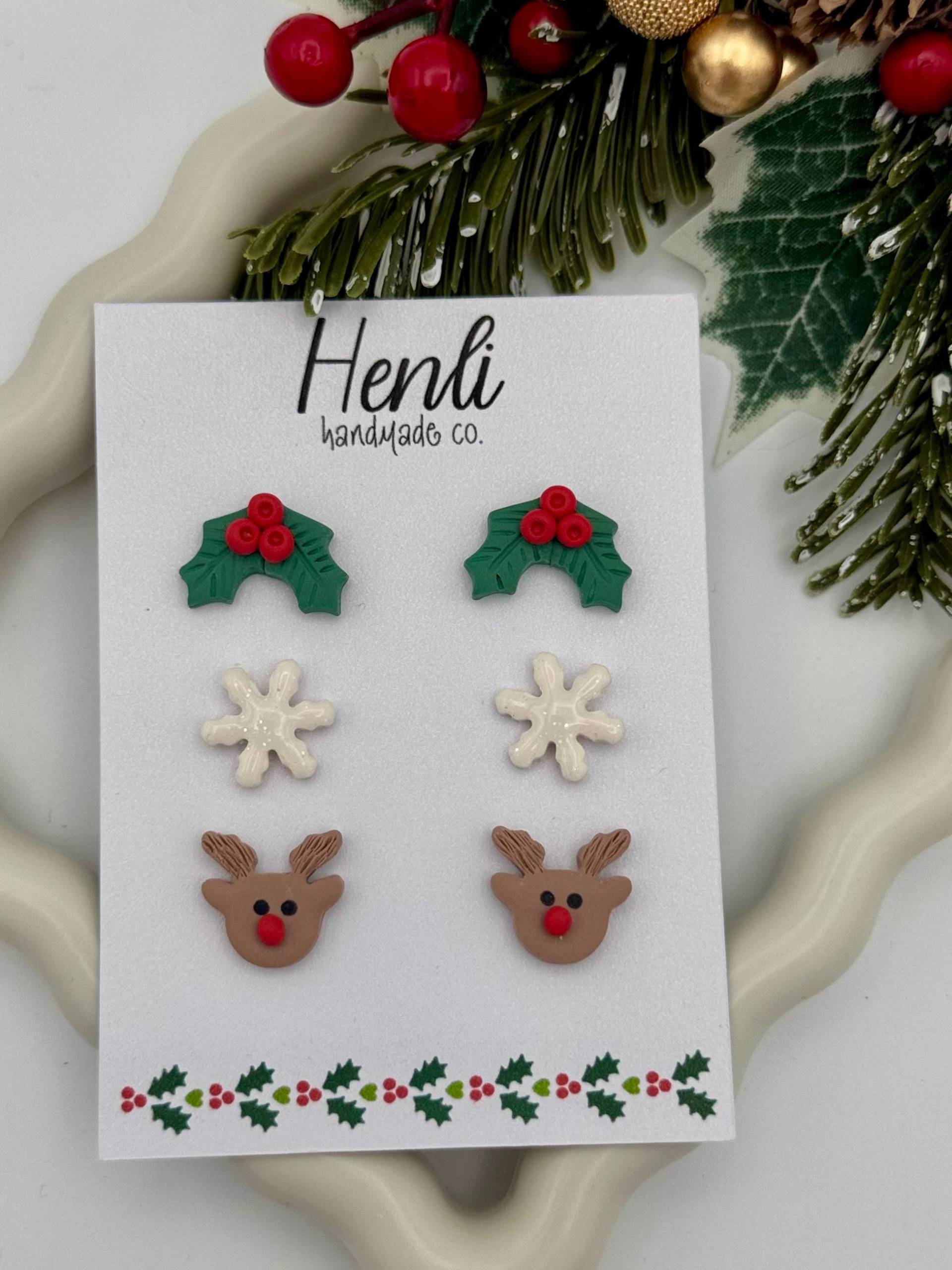 Weihnachts Ohrstecker 3Er Pack, Mistelzweig, Holly Blatt, Schneeflocke, Rentier, Fimo Ohrringe, Handgefertigte Ohrstecker, Geschenke Für Sie von HenliHandmadeCo