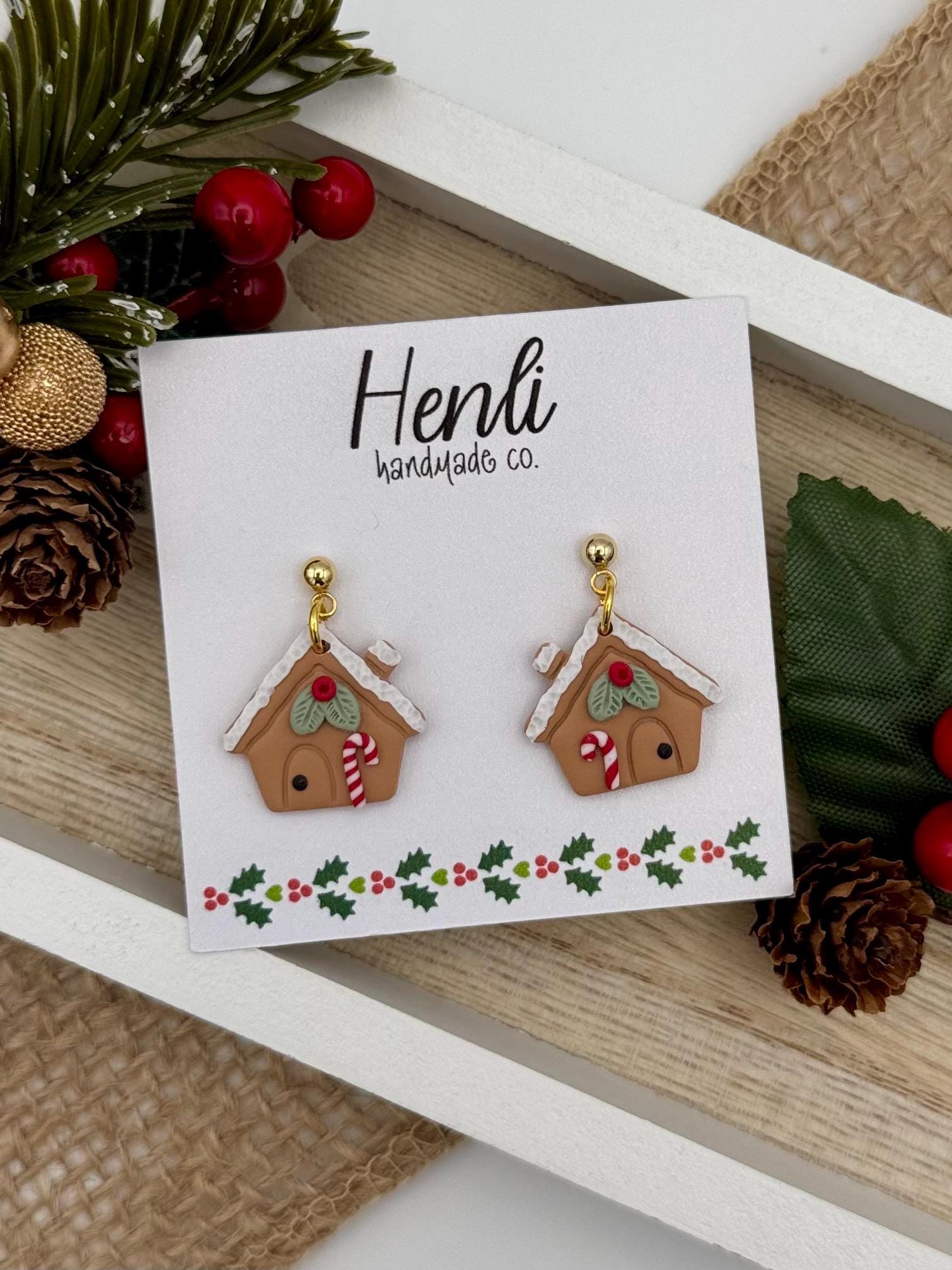 Weihnachtsohrringe, Lebkuchenhaus, Polymer Clay Ohrring, Handgemachte Ohrringe, Statement Trendy Winter Fun X-Mas Ohrringe Weihnachtsohrringe, Lebkuchenhaus, Polymer Clay Ohrring, Handgemachte Ohrringe, Statement Trendy Winter Fun X-Mas Ohrringe von HenliHandmadeCo