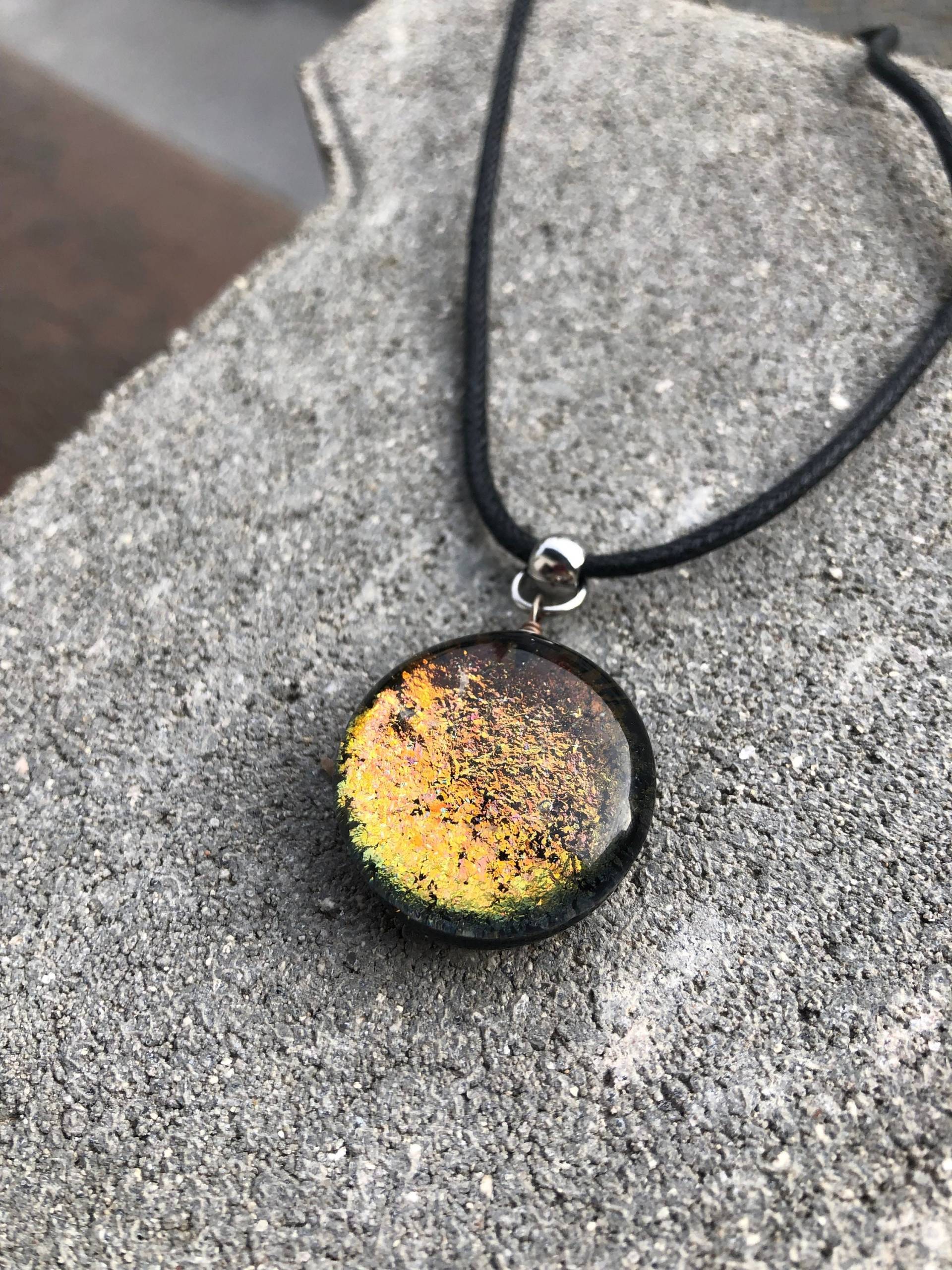 Gllitzernde Feuer Kette Aus Glas, Magic Fire Kettenanänger, Element Gllitzernde Feuer Kette Aus Glas, Magic Fire Kettenanänger, Element von Henriettenglas