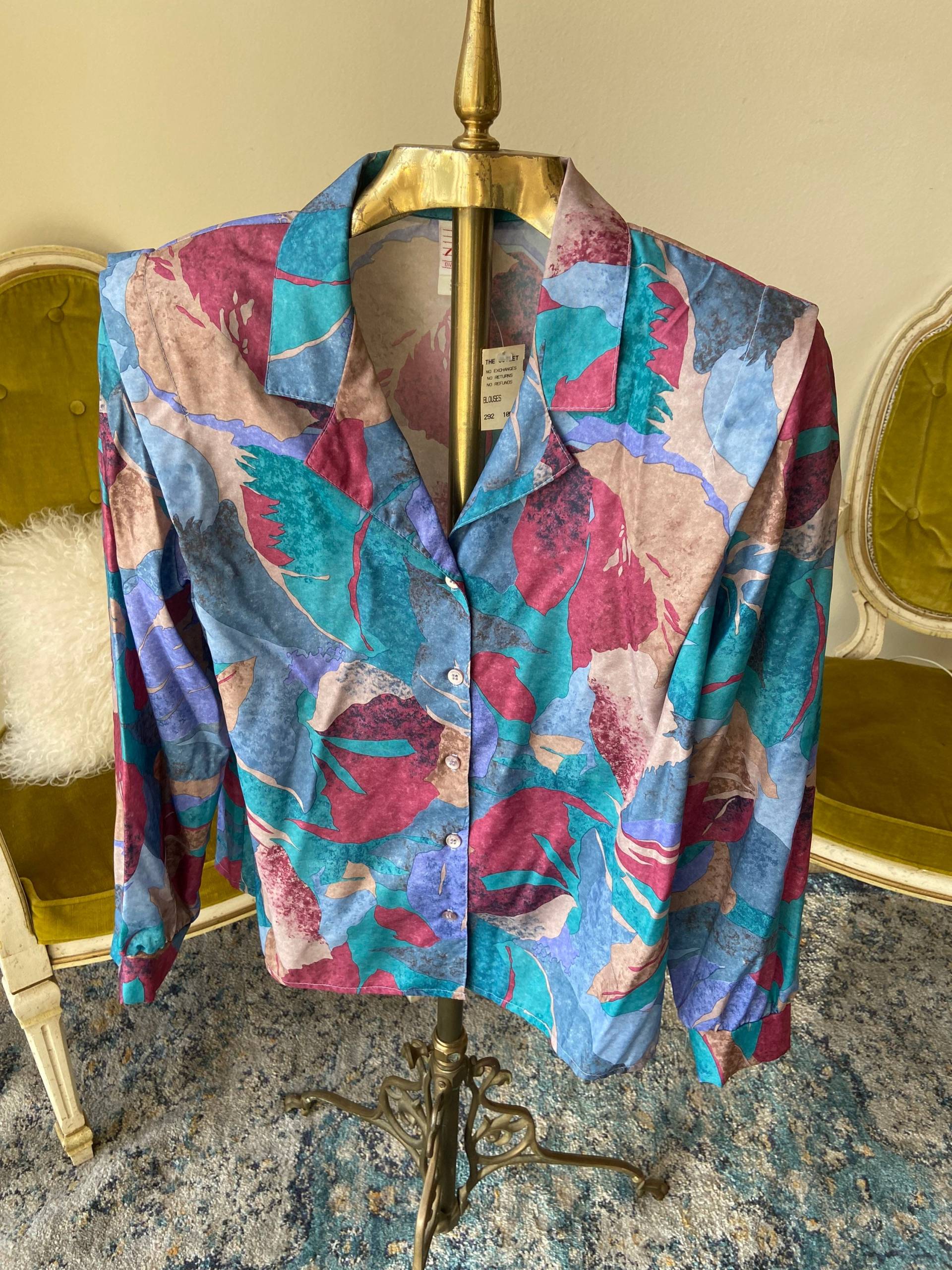 1980Er Jahre Vintage Langarm Multi Color Button Up Top Von Graff Nie Getragen Mit Tags Größe Medium 1980Er Jahre Vintage Langarm Multi Color Button Up Top Von Graff Nie Getragen Mit Tags Größe Medium von HenryBurgess