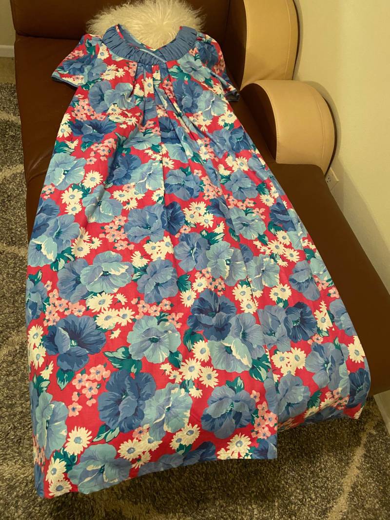 70Er/Frühe 80Er Jahre Blumen Print Mumu Von Jane M Honolulu Nie Getragen Mit Tags Vintage Größe 10 Mittel Bis Groß von HenryBurgess