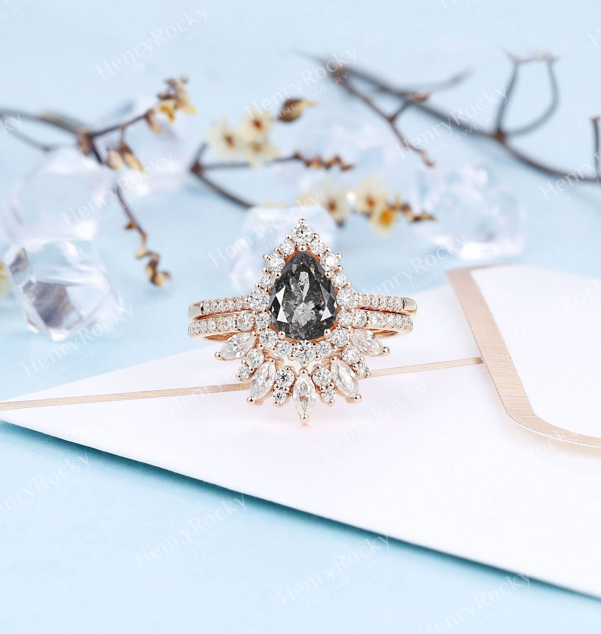 Salz Und Pfeffer Diamant Verlobungsring Set Vintage Rose Gold Hochzeit Pear Cut Halo Moissanite Ring Jubiläum Versprechen Ring von HenryRocky