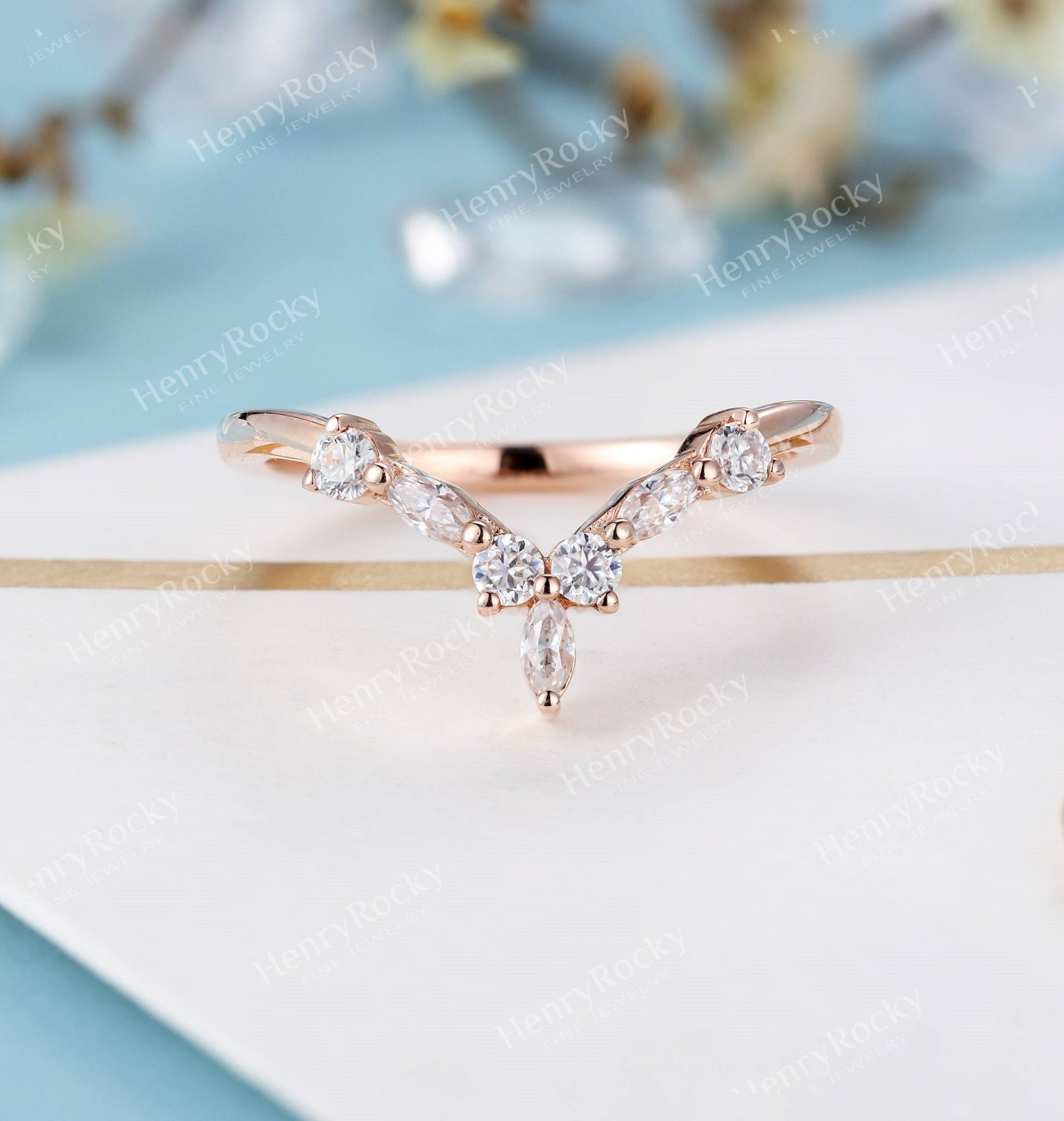 Vintage Moissanite Trauring Frauen Rosegold Marquise Cut Band Unikat Braut Ring Prong Set Geschwungen Ehering Versprechen Jahrestag von HenryRocky
