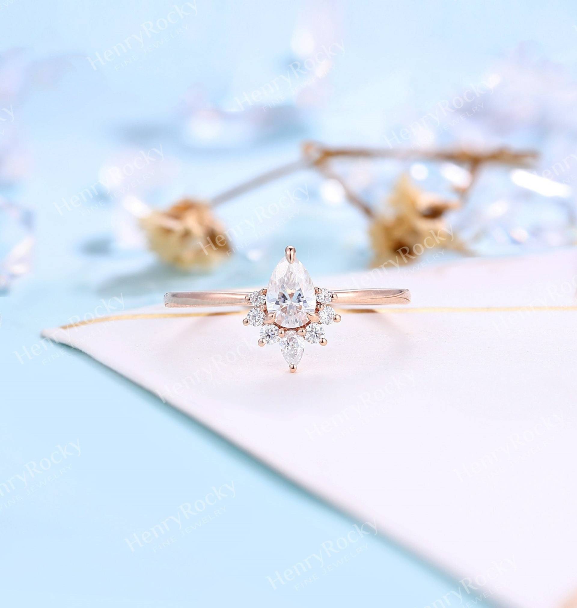 Vintage Moissanite Verlobungsring | Tropfen Ring Rose Gold Art Deco Ehering Unikat Dimond Brautring Jubiläum Versprechen von HenryRocky