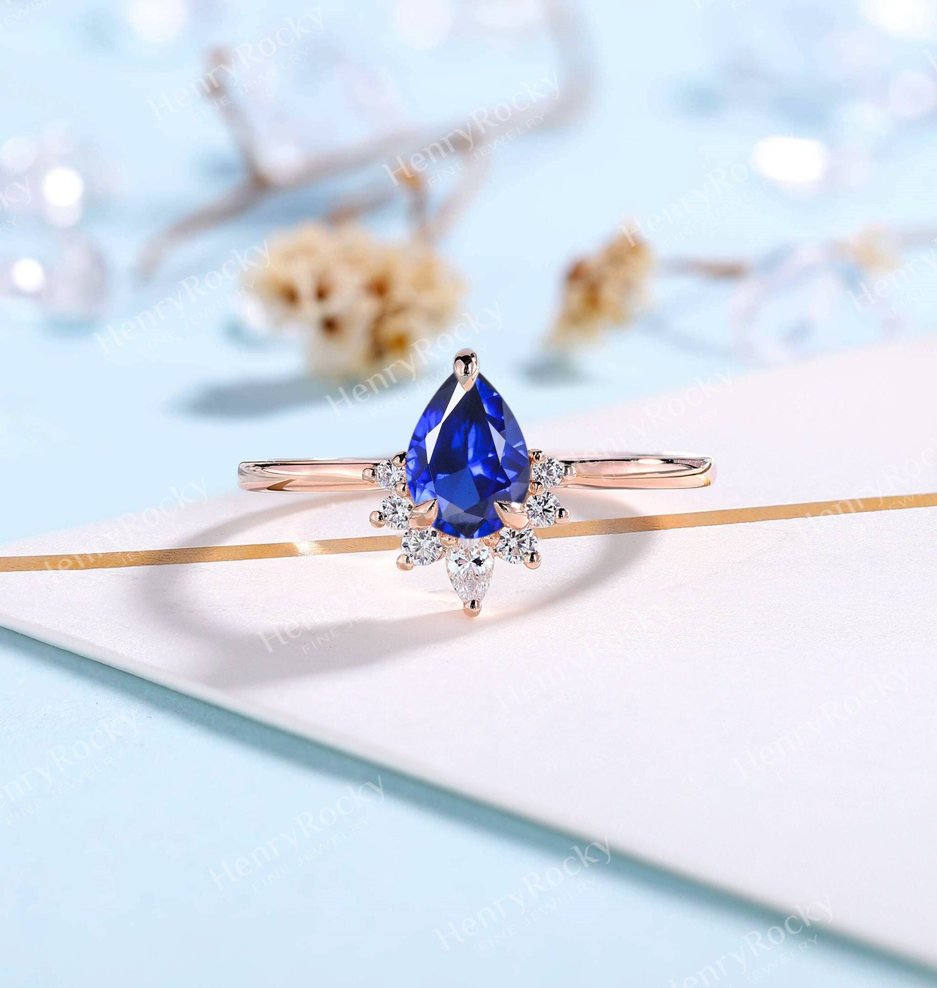 Vintage Pear Cut Saphir Verlobungsring Moissanit Diamant Ring Art Deco Rose Gold Braut Prong Set Versprechen Jubiläum von HenryRocky
