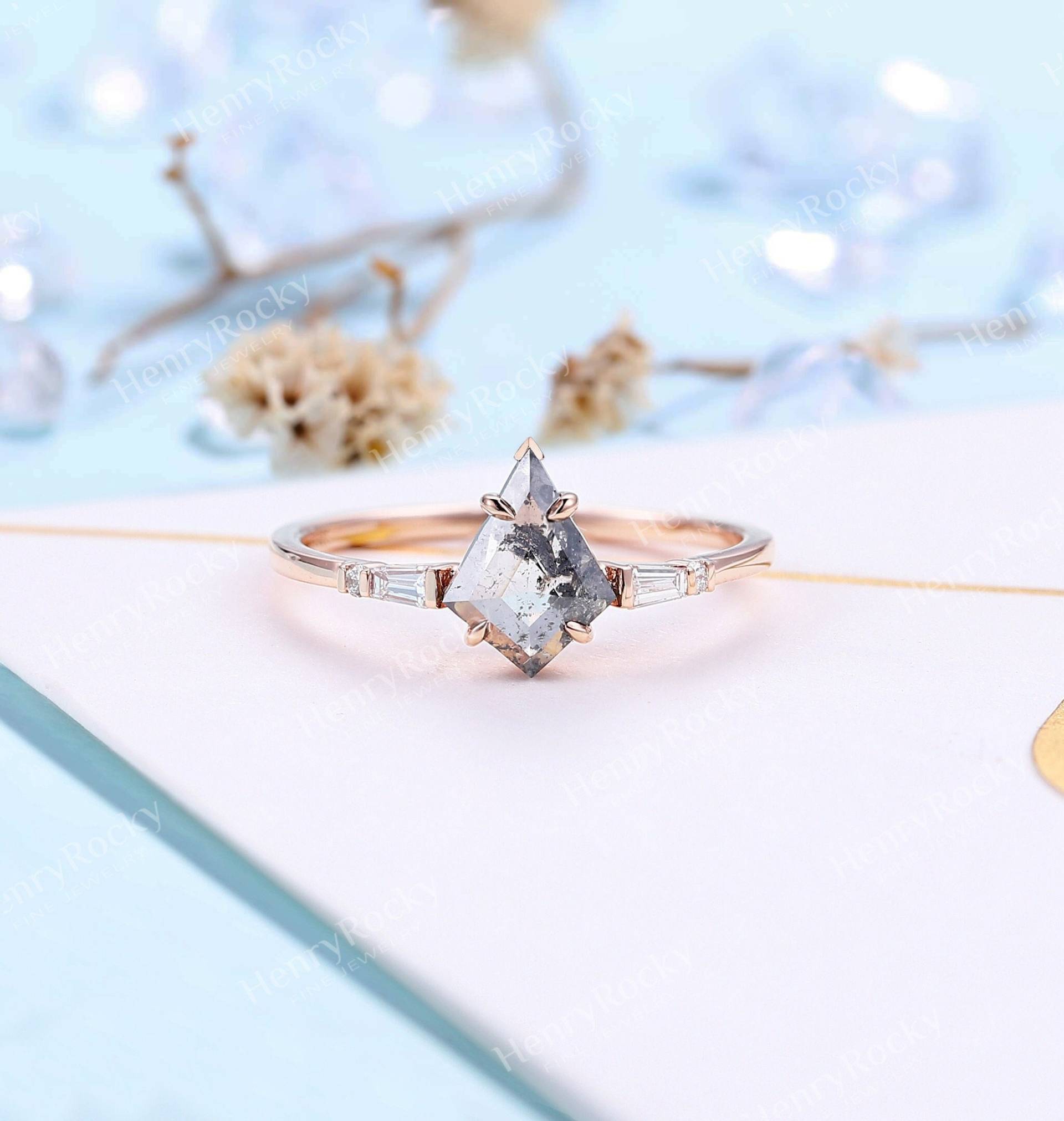 Vintage Salz Und Pfeffer Diamant Verlobungsring Rose Gold Einzigartiger Drachenförmiger Ring Baguette Moissanite Brautring Jubiläumsring von HenryRocky