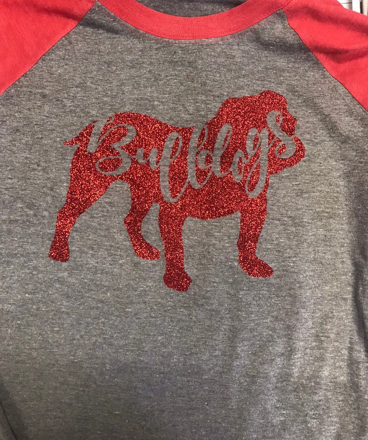 Bulldoggen Raglan T-Shirt Bulldoggen Raglan T-Shirt von HenrysHavenBoutique