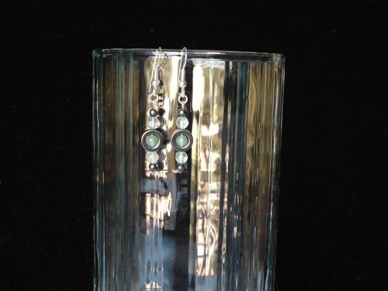 Ohrringe Aus Grünem Aventurin, Hämatit Und Limonenquarz Ohrringe Aus Grünem Aventurin, Hämatit Und Limonenquarz von HerARTofStone