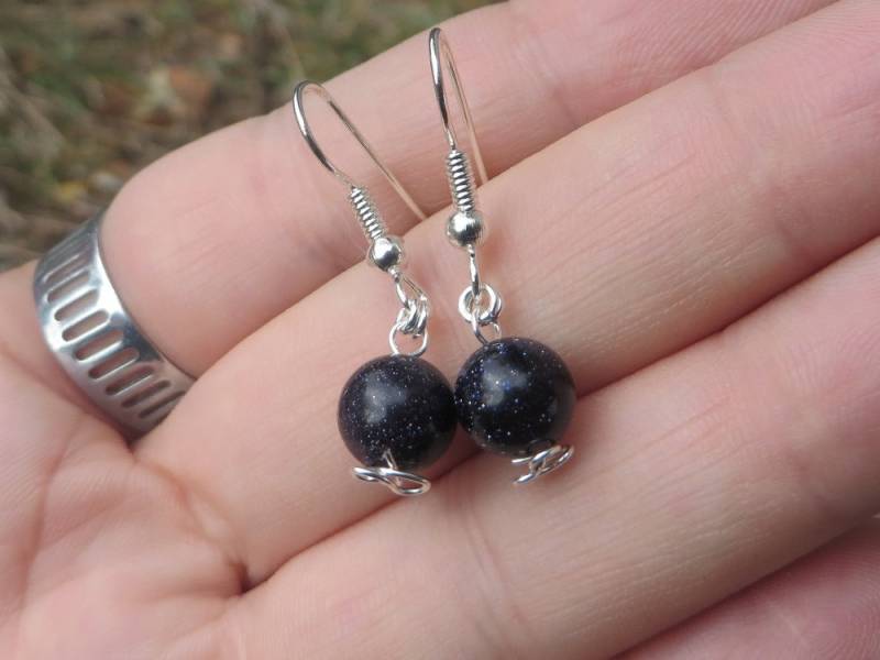 Zarte Blau Goldstone Ohrringe Von Herartofstone Auf Etsy Halbedelstein Zarte Blau Goldstone Ohrringe Von Herartofstone Auf Etsy Halbedelstein von HerARTofStone