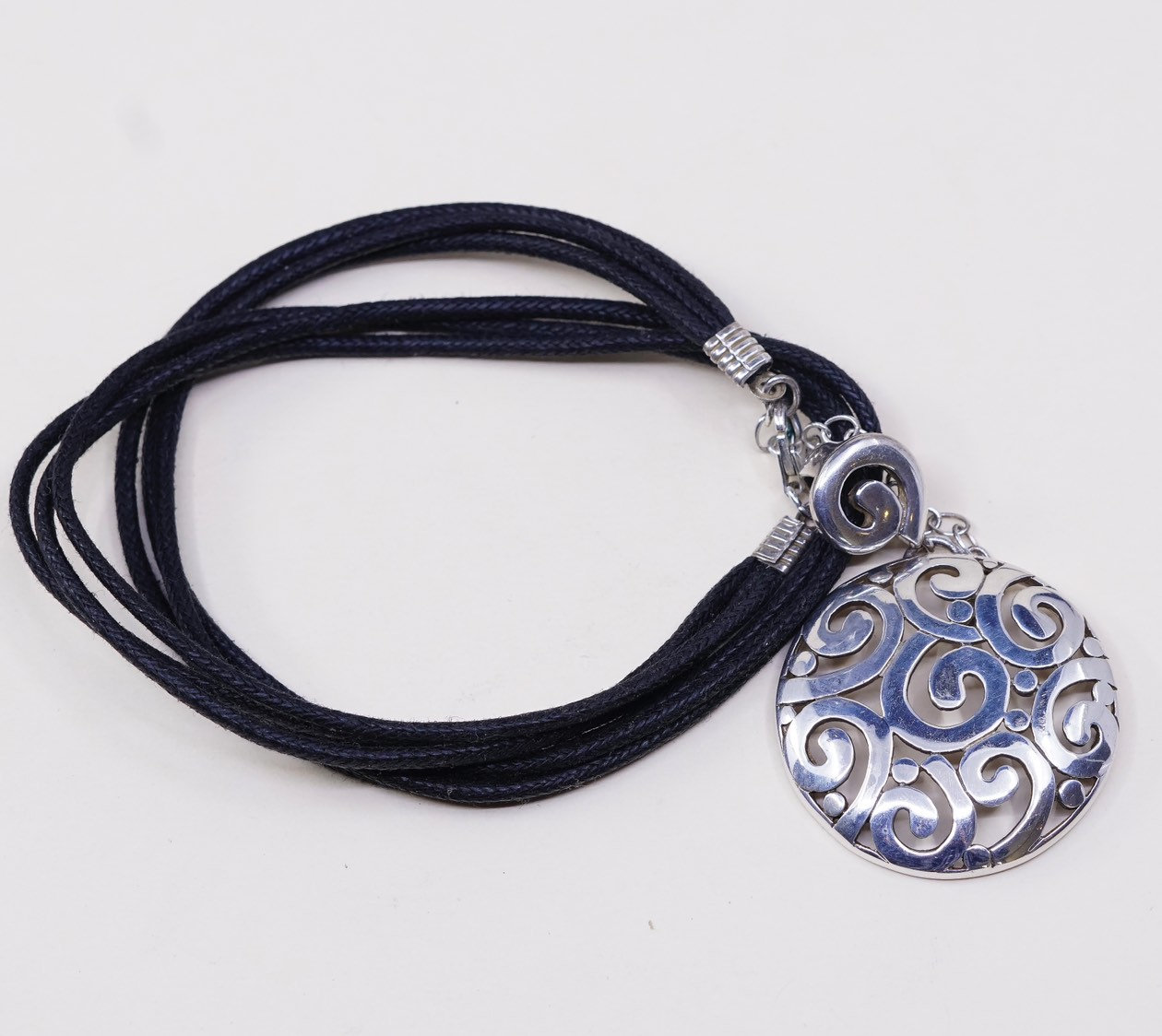 18 "+ 2", Vintage Sterling Silber Handgefertigte Halskette, Massiver 925Er Runder Anhänger Mit 3 Strängen Leinenfaden, Gestempelt Sx925 Thaila von HerasJewel