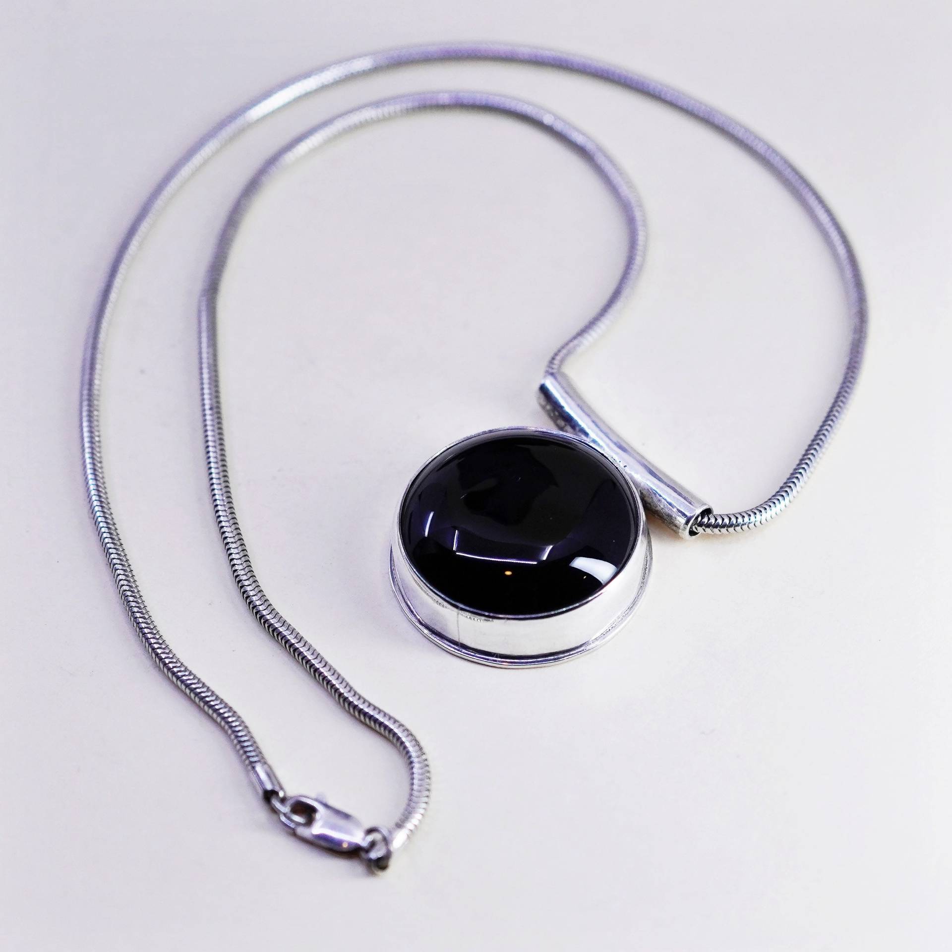 18", 2mm, Vintage Sterling 925 Silber Schlangenkette Halskette Mit Kreis Onyx Anhänger, Gestempelt von HerasJewel