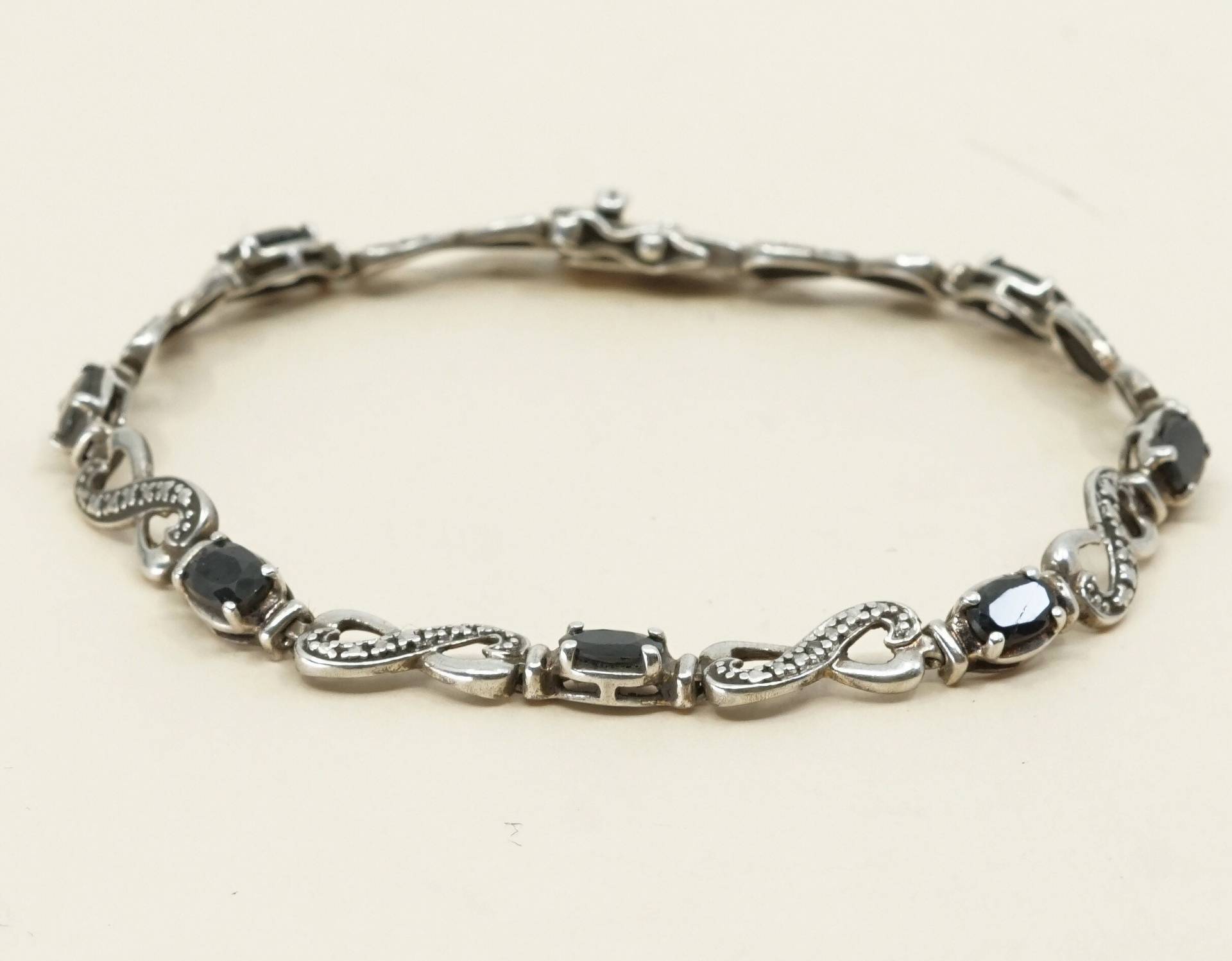 7, 5" Vintage Sterling 925 Silber Doppelherz Verbunden Mit Obsidian Inlay Tennis Armband, Gestempelt von HerasJewel