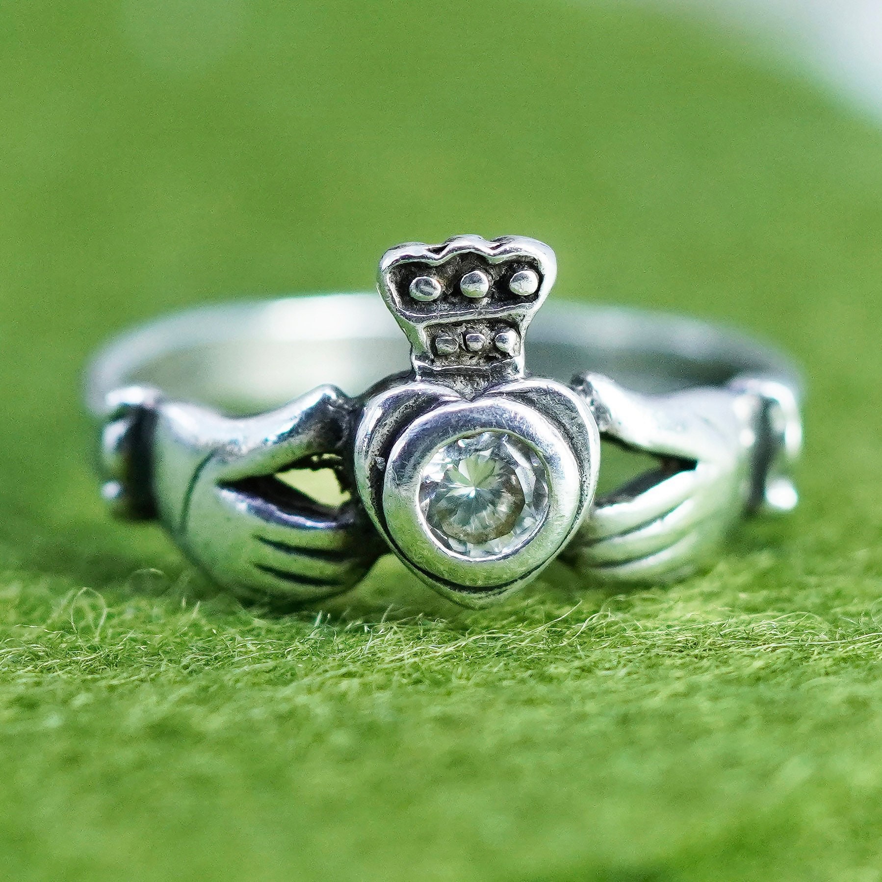 Größe 7, Vintage Sterling 925 Silber Claddagh Ring, Mit Cz Herz, Gestempelt von HerasJewel