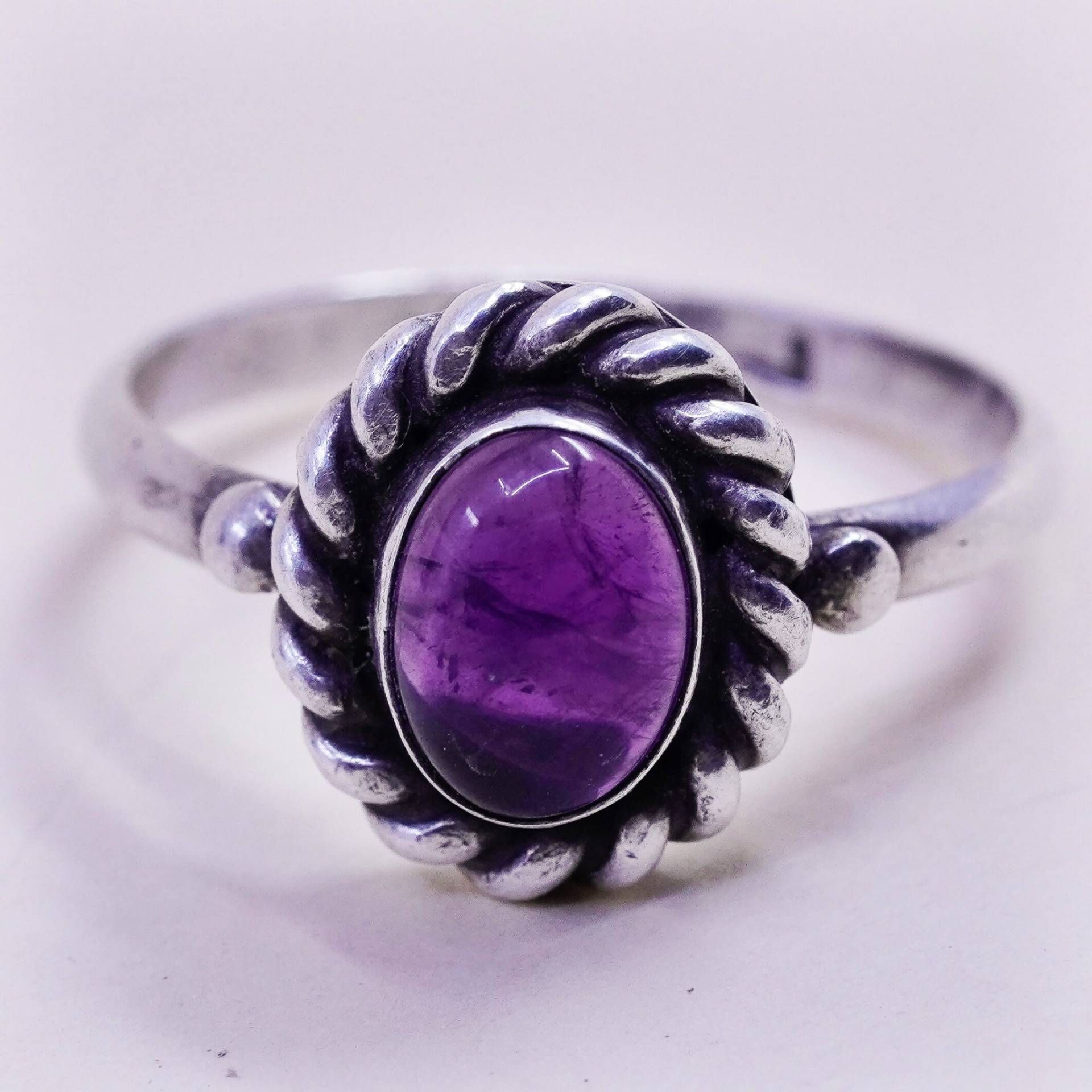 Größe 7, Vintage Sterling 925 Silber Handarbeit Ring Mit Amethyst, Modernist, Gestempelt von HerasJewel