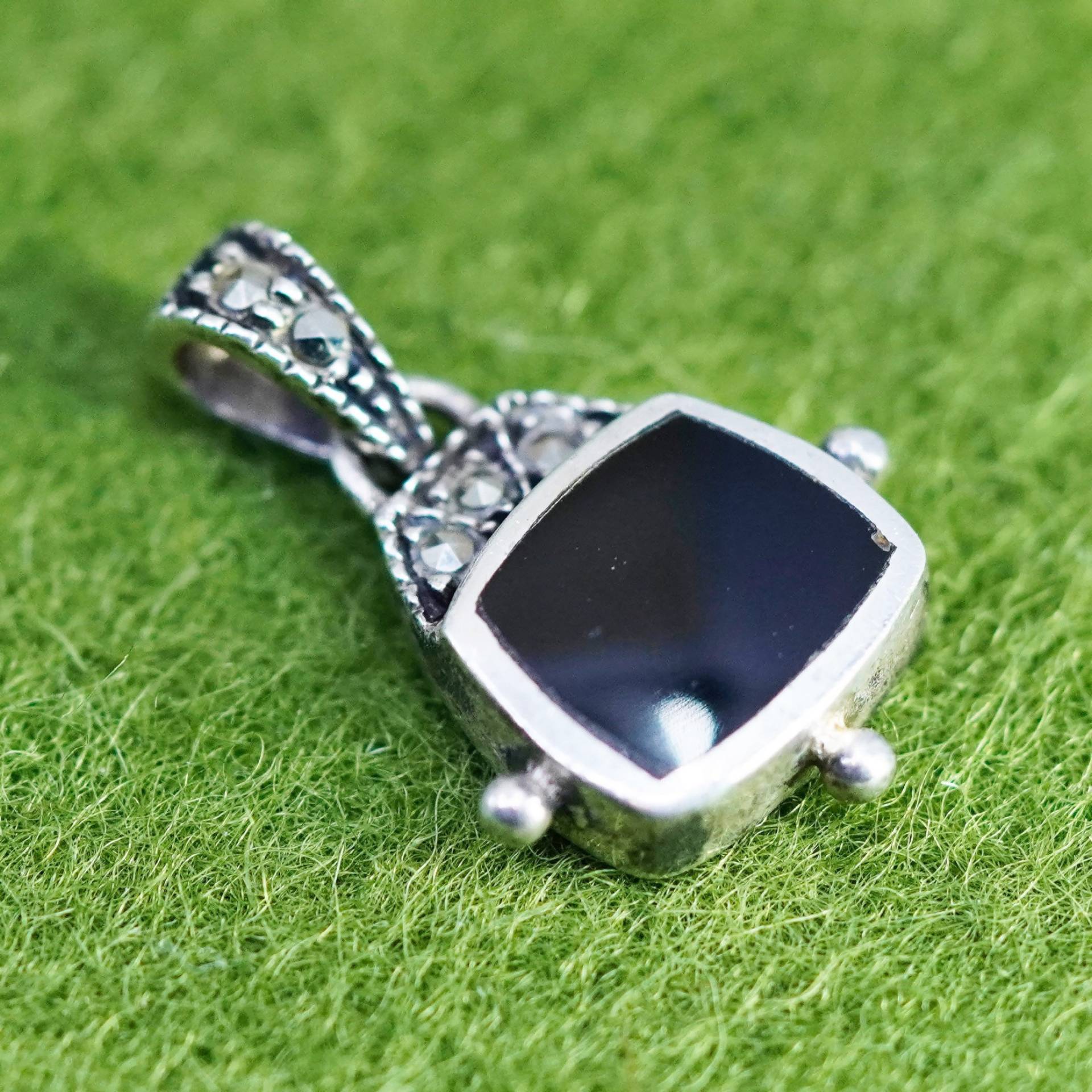 Vintage Handgemachter Sterling 925 Silber Anhänger Mit Schwarzem Onyx Und Markasite Details, Gestempelt von HerasJewel