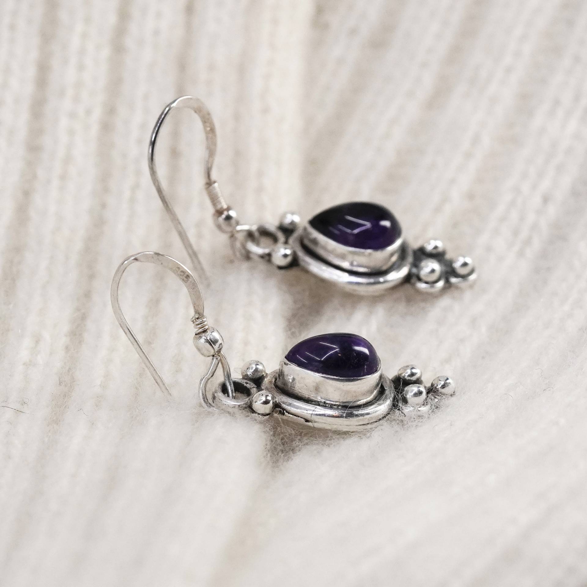 Vintage Sterling 925 Silber Handgemachte Ohrringe Mit Tropfen Amethyst Und Perlen, Gestempelt von HerasJewel