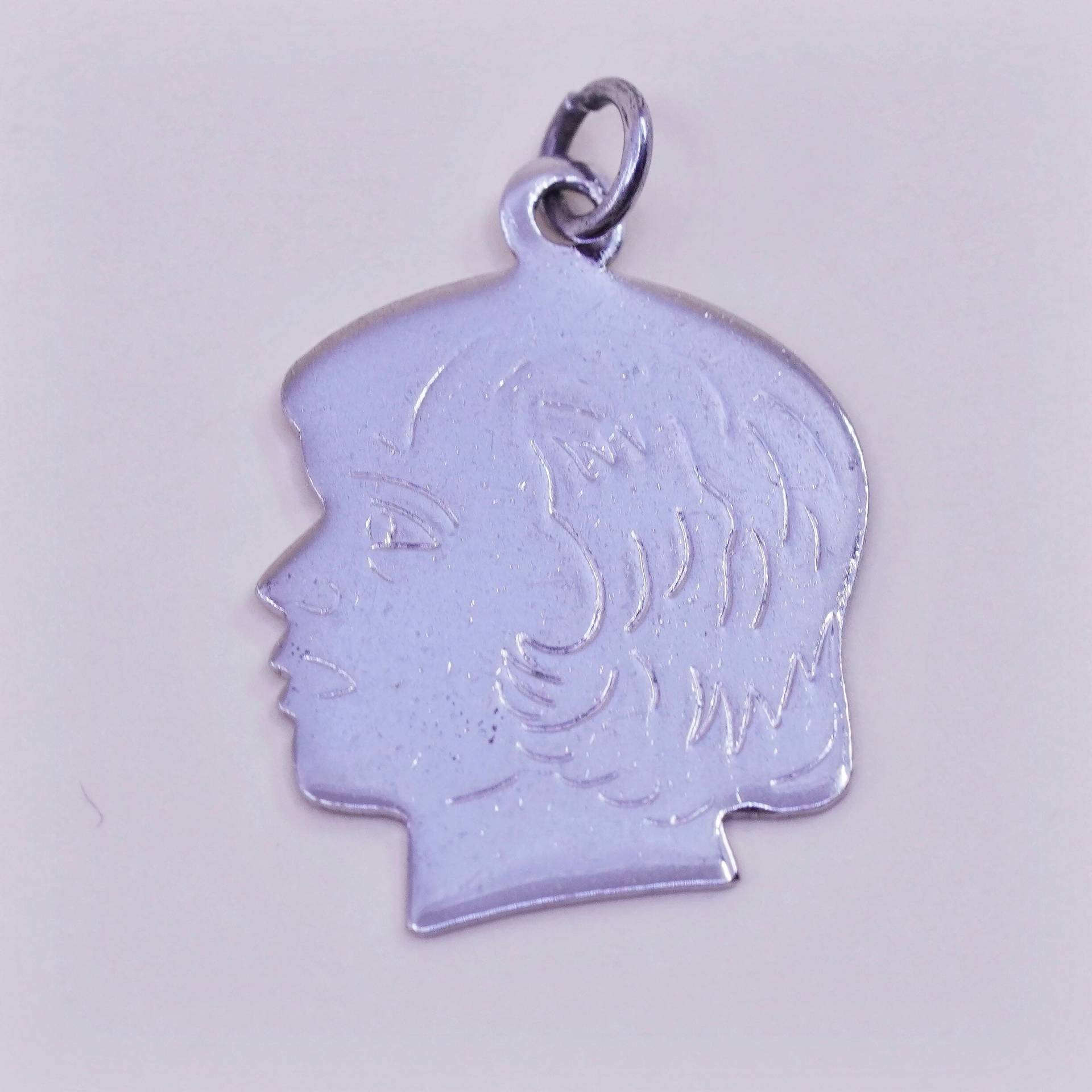 Vintage Sterling Silber Handarbeit Anhänger, 925 Portrait Figur Charm, Gestempelt von HerasJewel